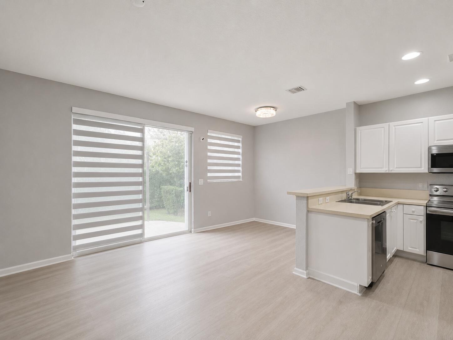 WYNDHAM LAKES EAST - Residential