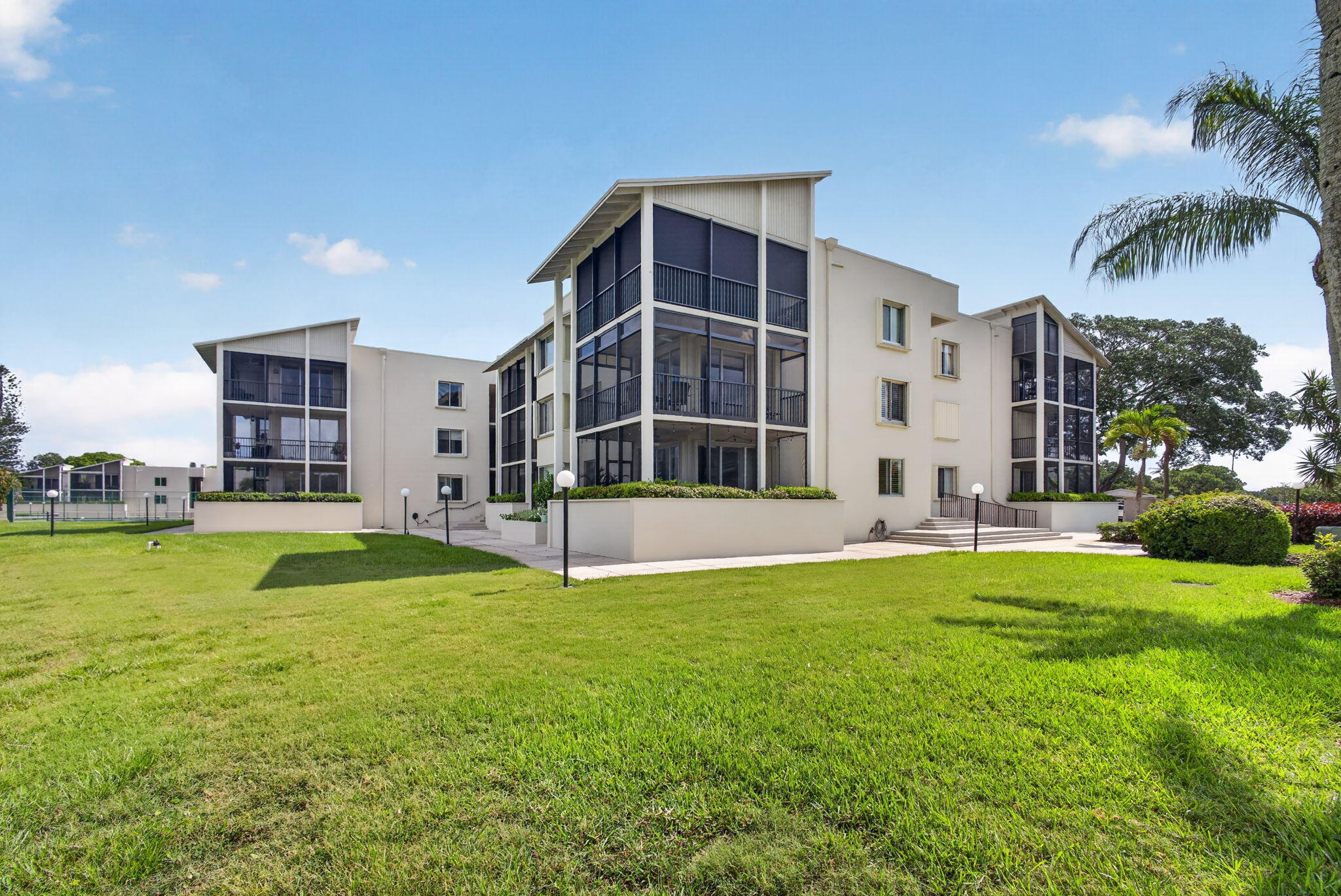 LONGWOOD 2 CONDO - Residential