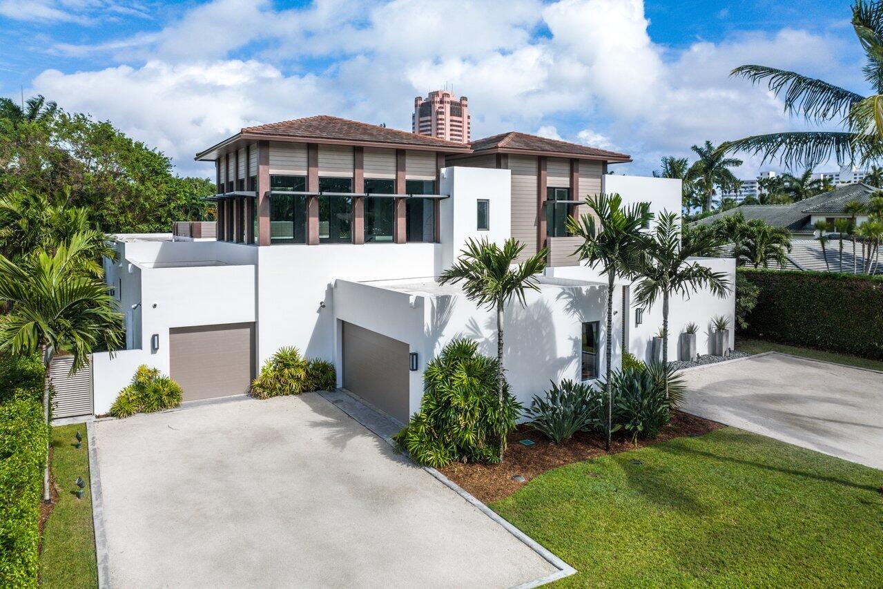 ROYAL PALM YACHT & COUNTRY CLUB - Residential