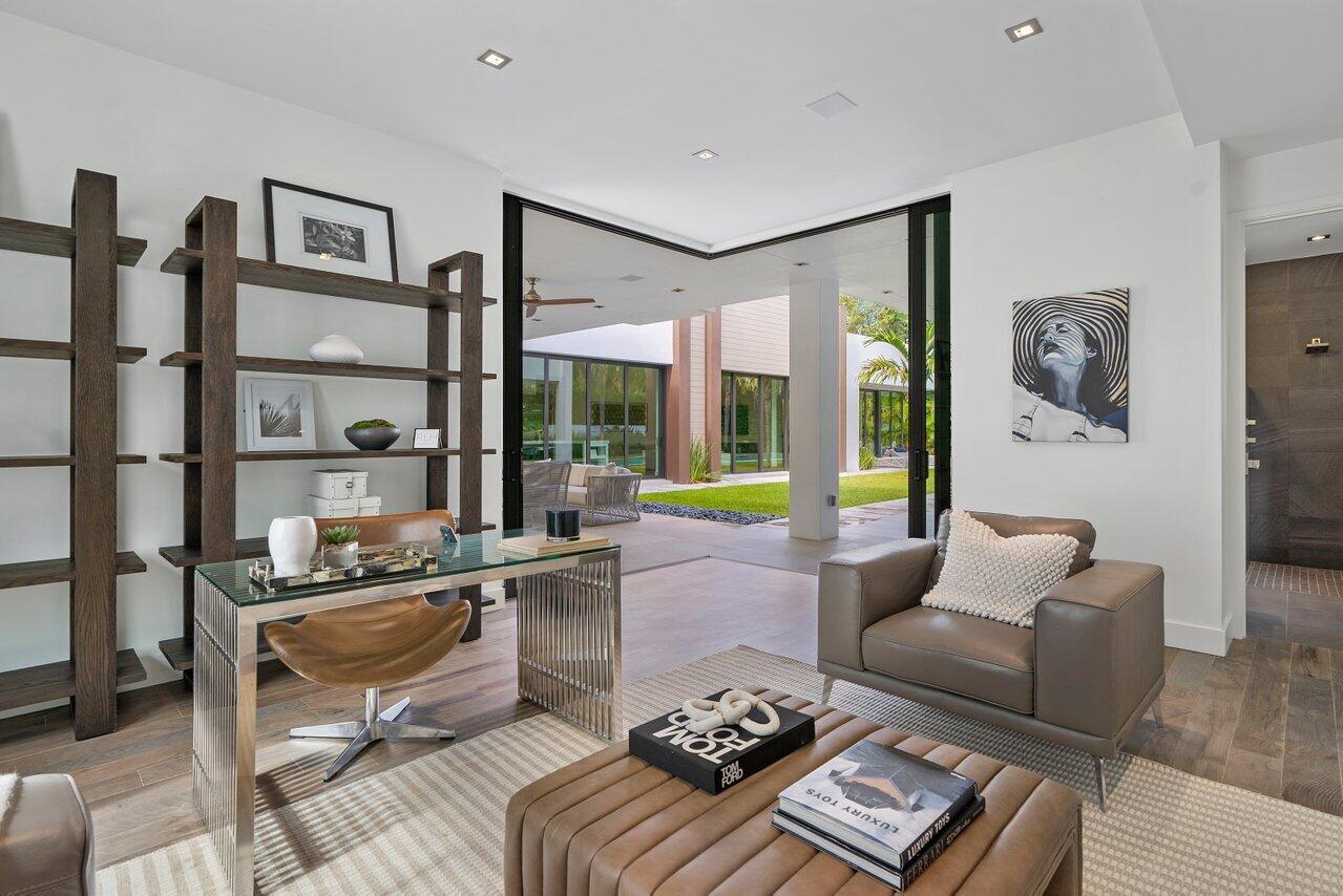 ROYAL PALM YACHT & COUNTRY CLUB - Residential