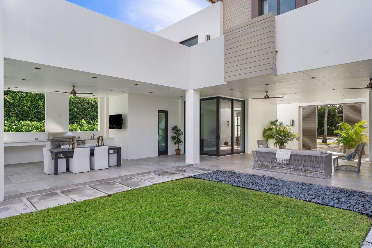 ROYAL PALM YACHT & COUNTRY CLUB - Residential