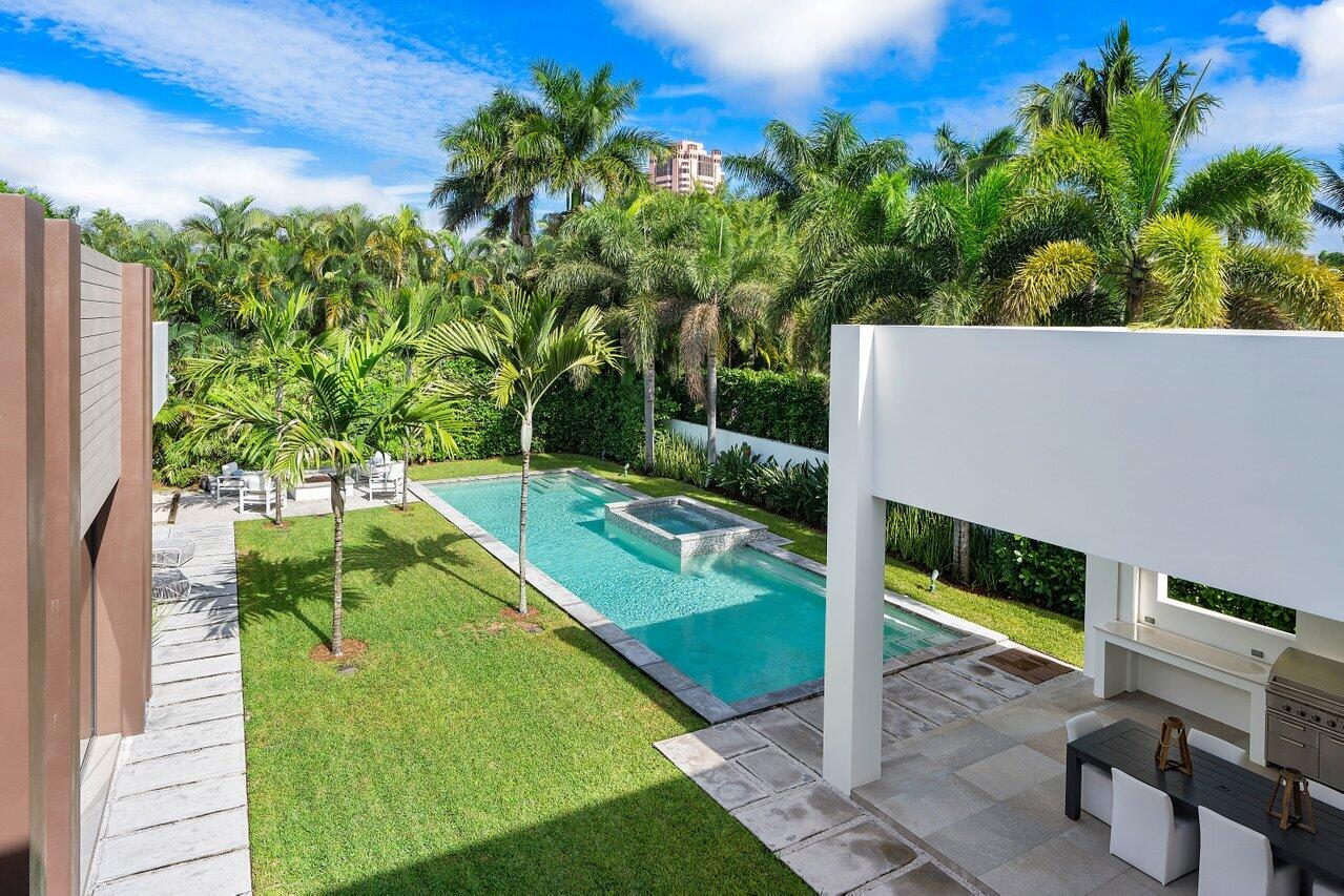 ROYAL PALM YACHT & COUNTRY CLUB - Residential
