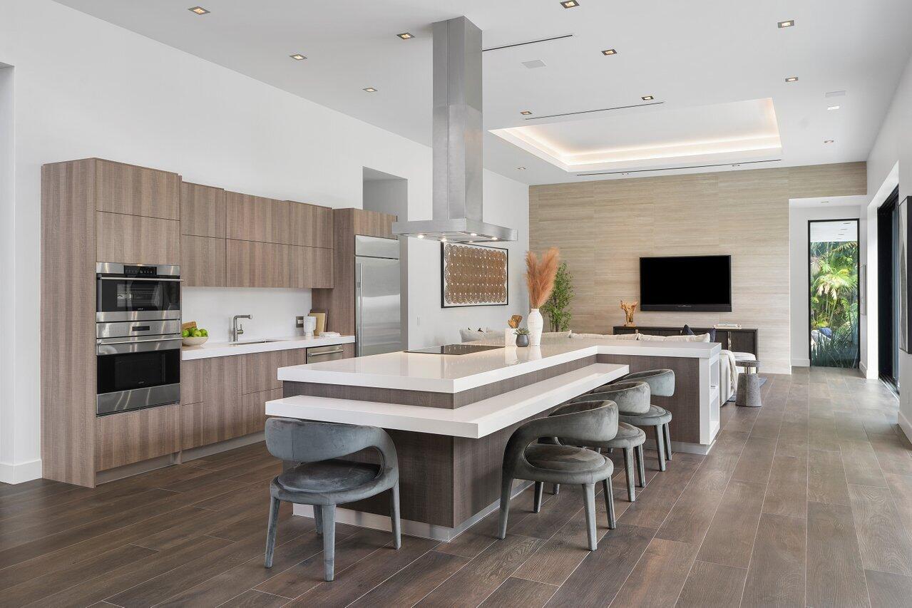 ROYAL PALM YACHT & COUNTRY CLUB - Residential