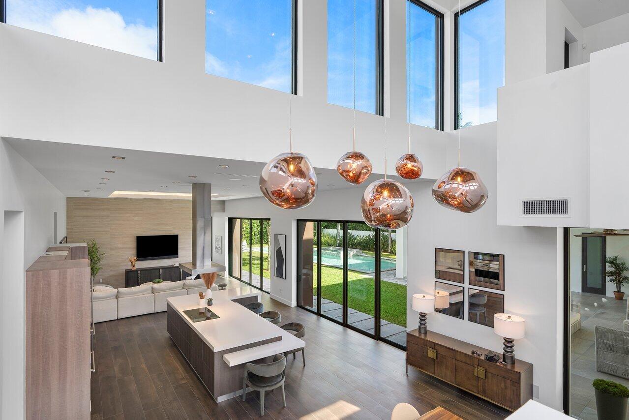 ROYAL PALM YACHT & COUNTRY CLUB - Residential