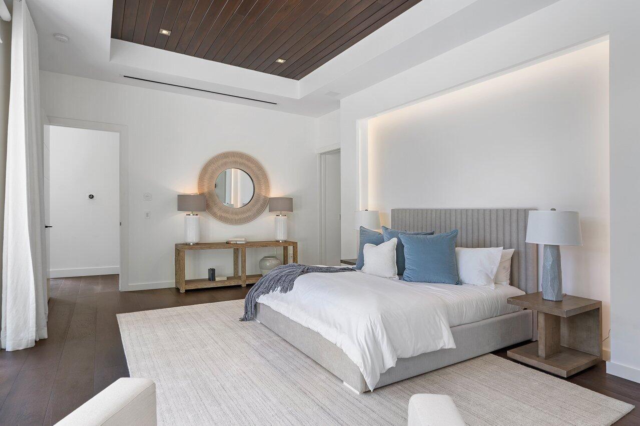ROYAL PALM YACHT & COUNTRY CLUB - Residential