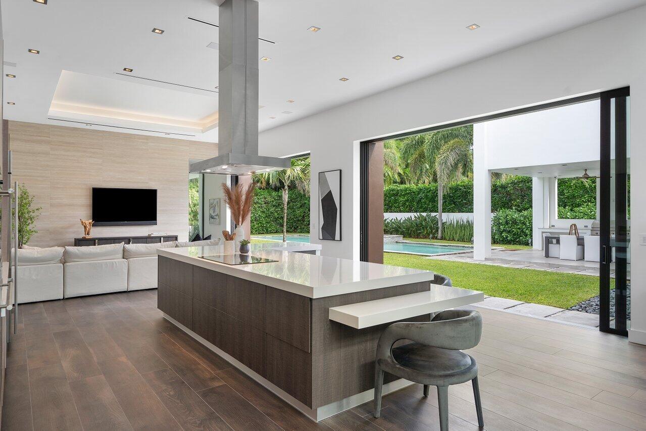 ROYAL PALM YACHT & COUNTRY CLUB - Residential