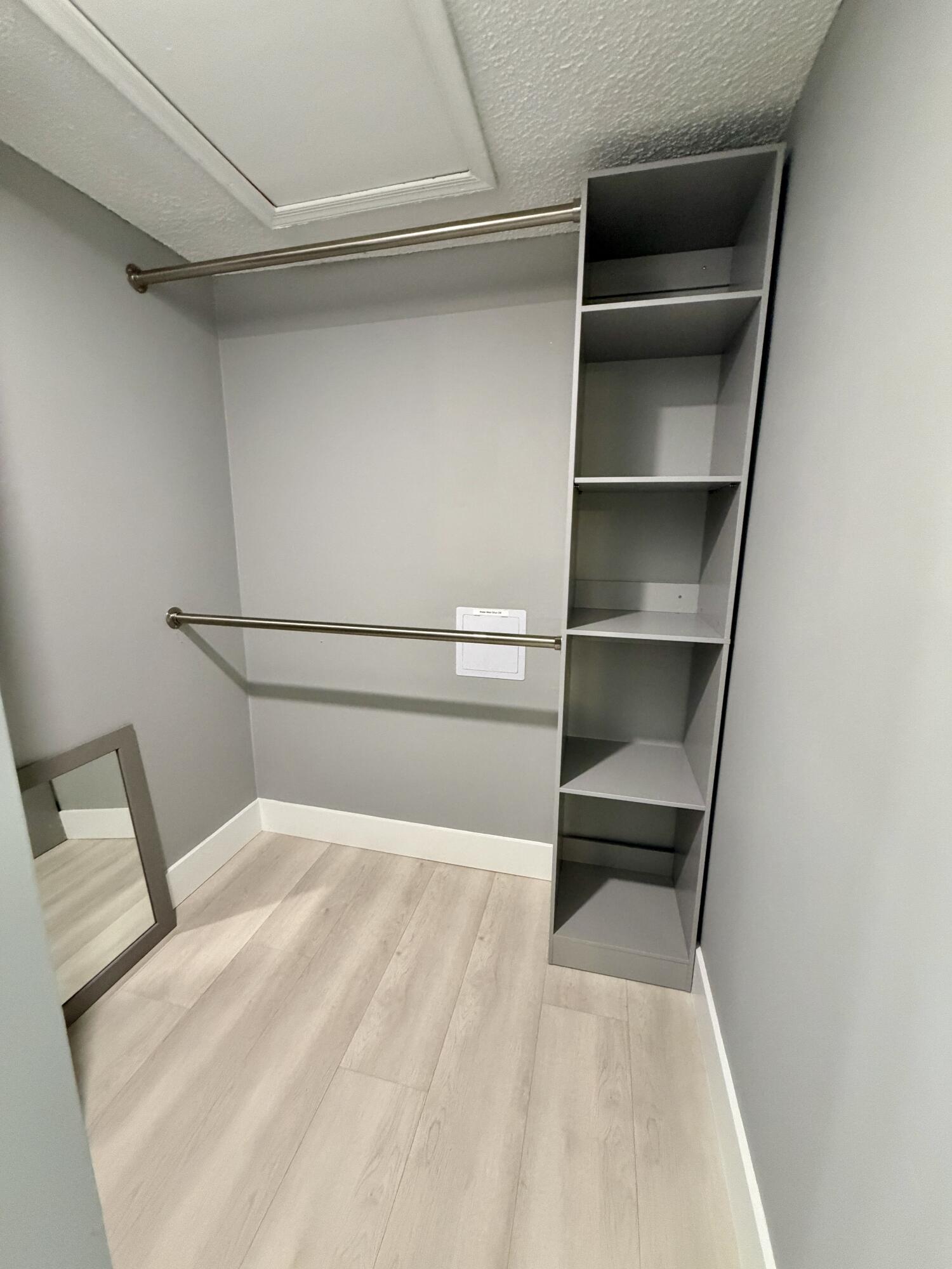 LAKE WINDWOOD CONDO - Residential