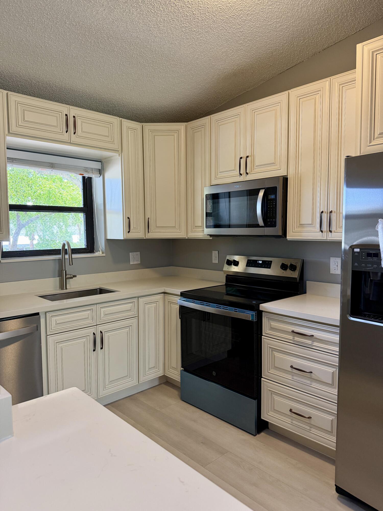 LAKE WINDWOOD CONDO - Residential