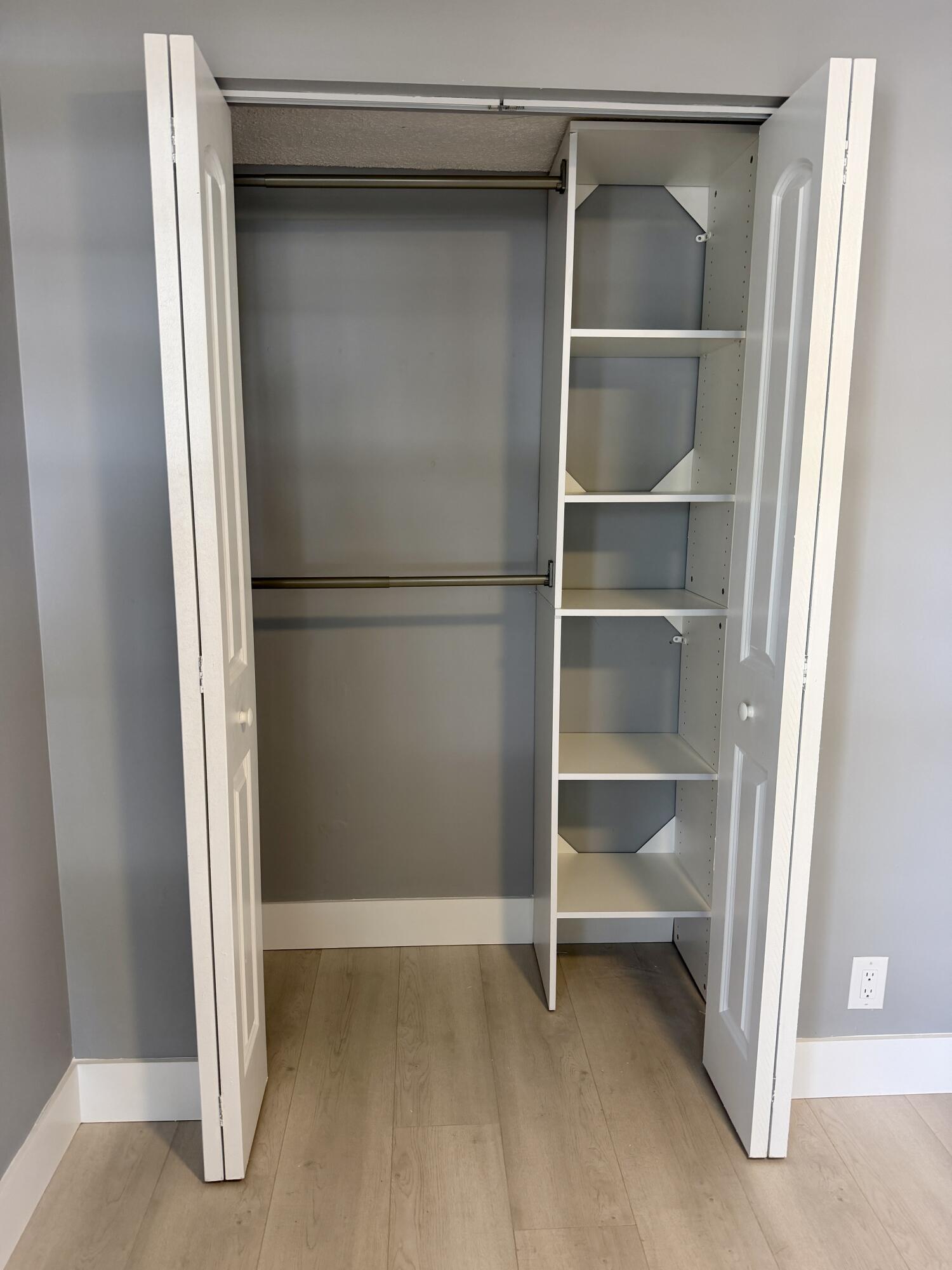 LAKE WINDWOOD CONDO - Residential