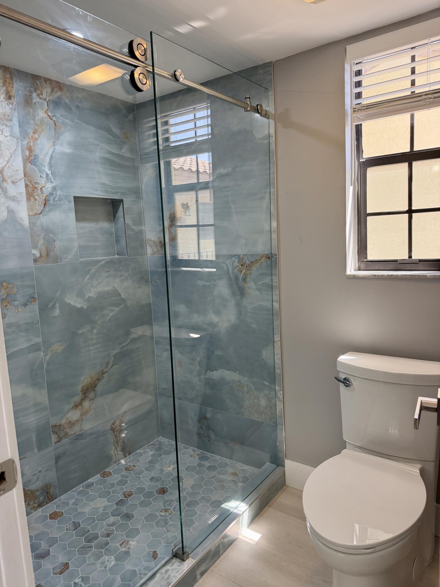 LAKE WINDWOOD CONDO - Residential