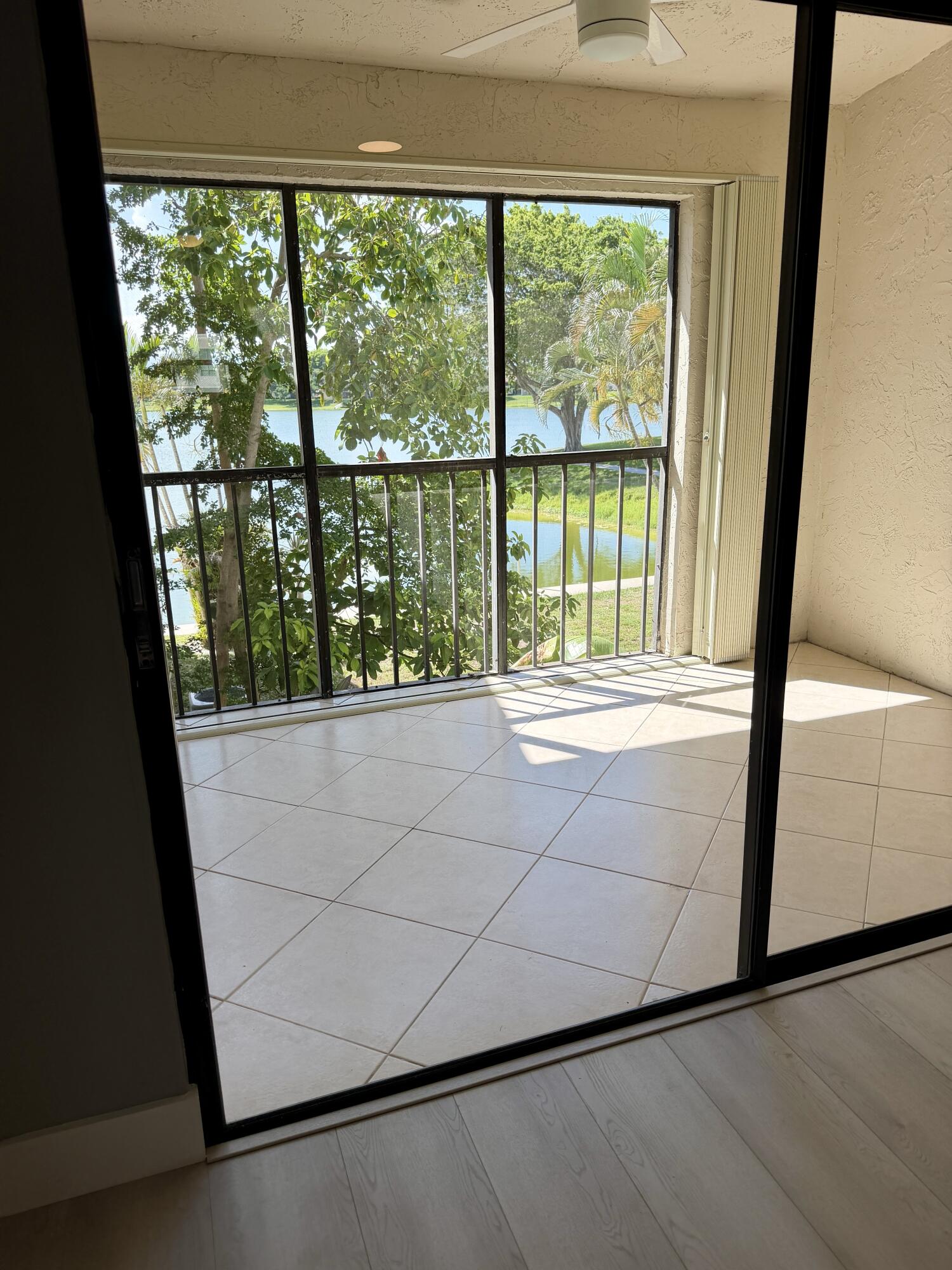 LAKE WINDWOOD CONDO - Residential