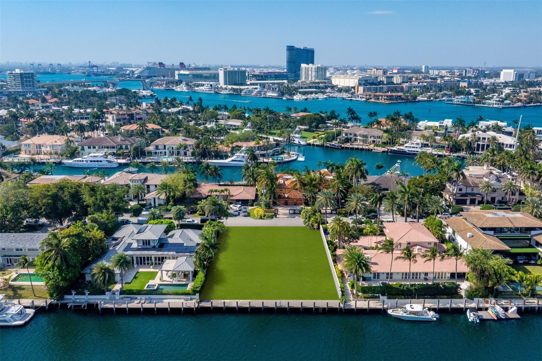 DEL LAGO ISLE - Residential