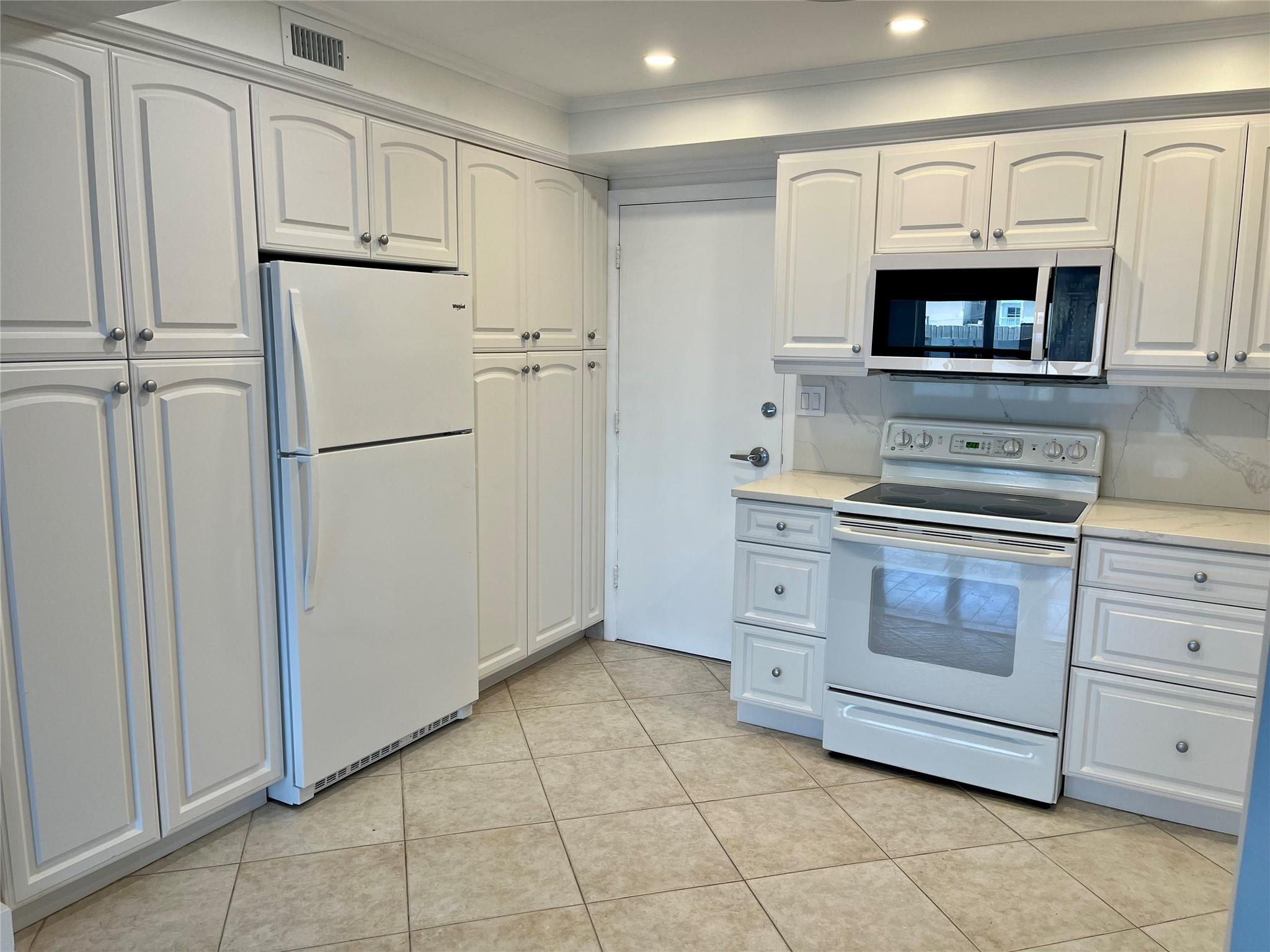 Regency Tower South - Residential