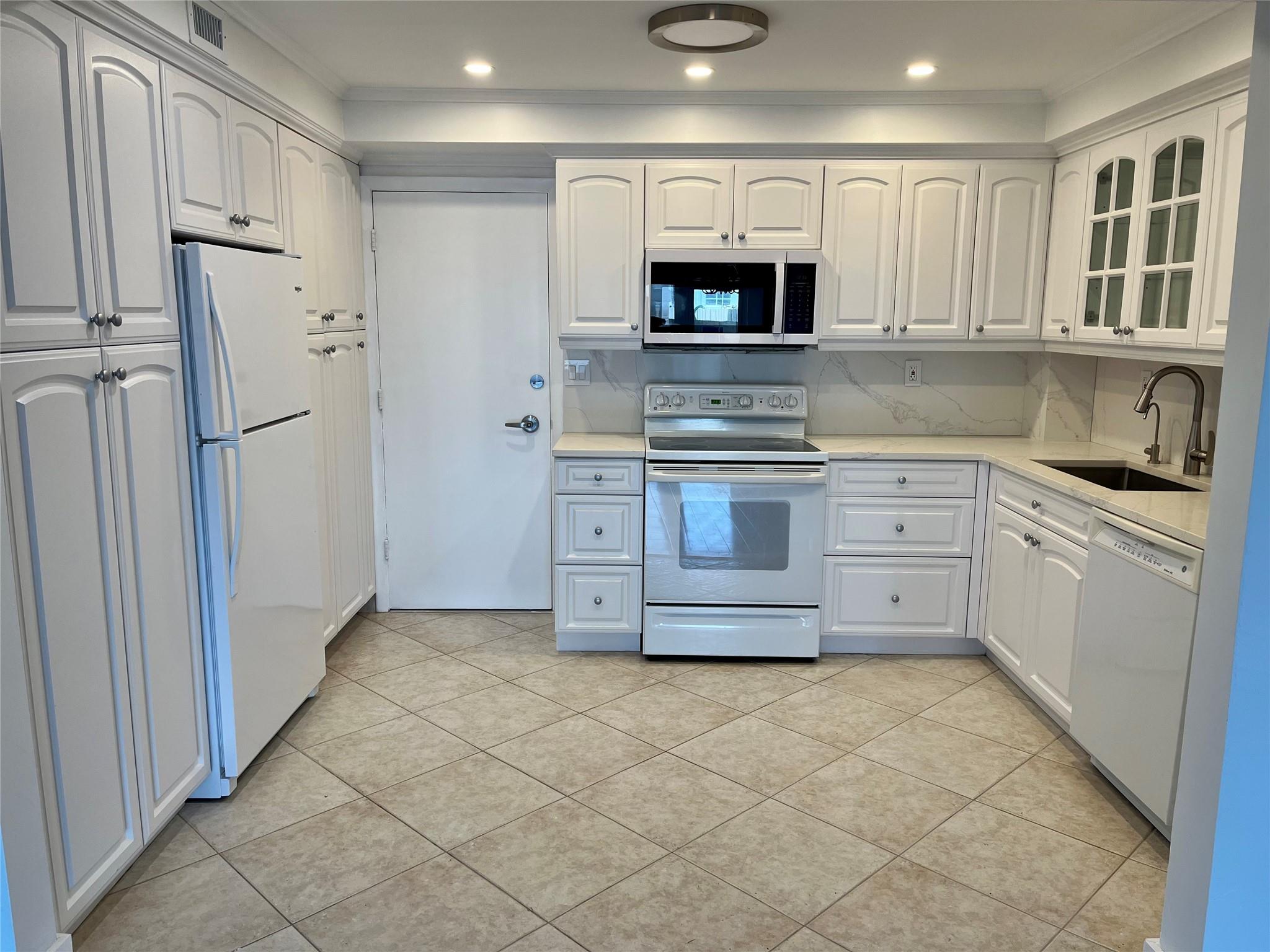 Regency Tower South - Residential