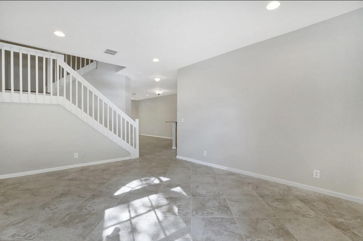 DREXEL PARK TOWNHOMES I CONDO - Residential Lease