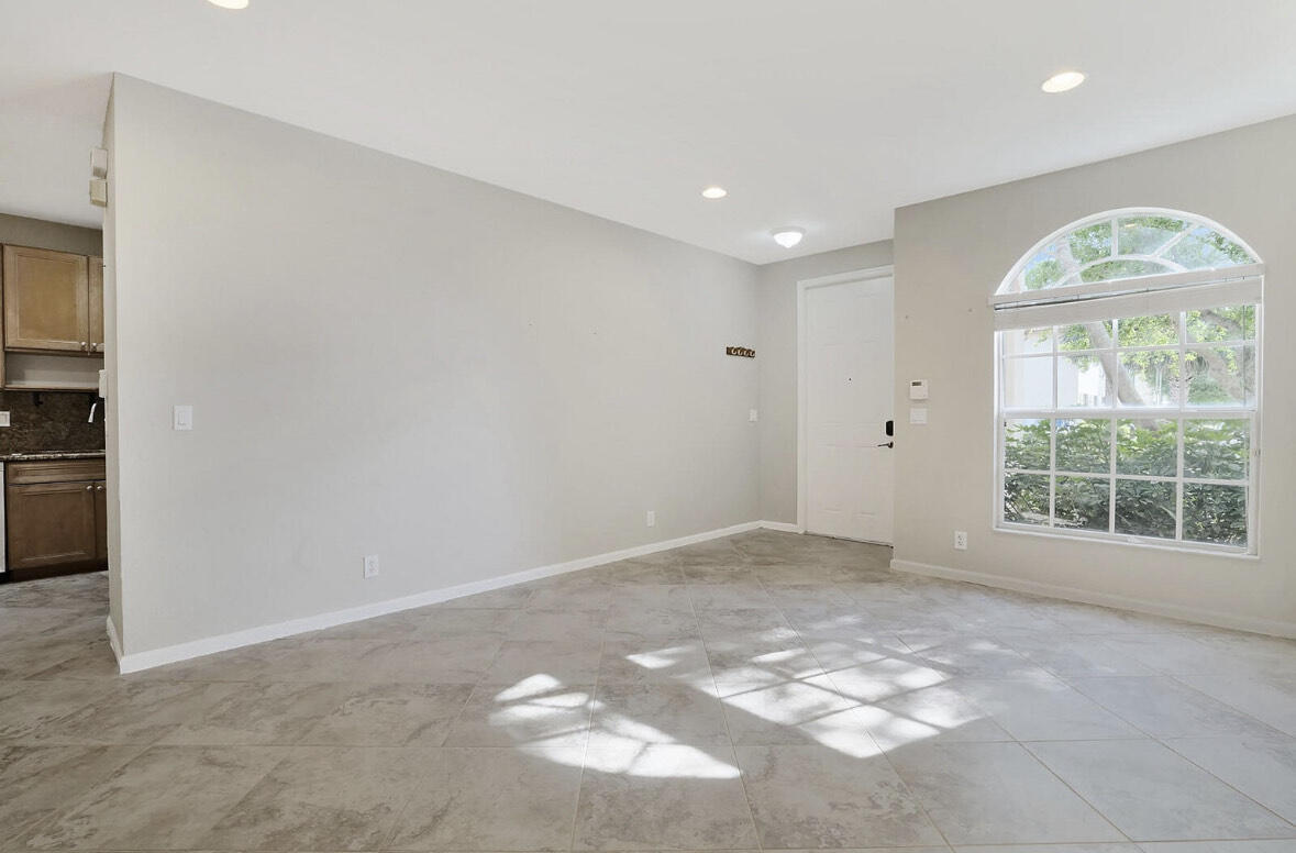 DREXEL PARK TOWNHOMES I CONDO - Residential Lease