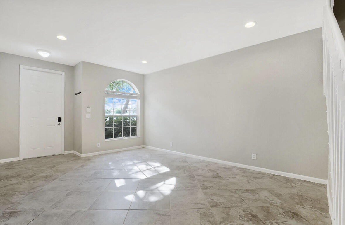 DREXEL PARK TOWNHOMES I CONDO - Residential Lease
