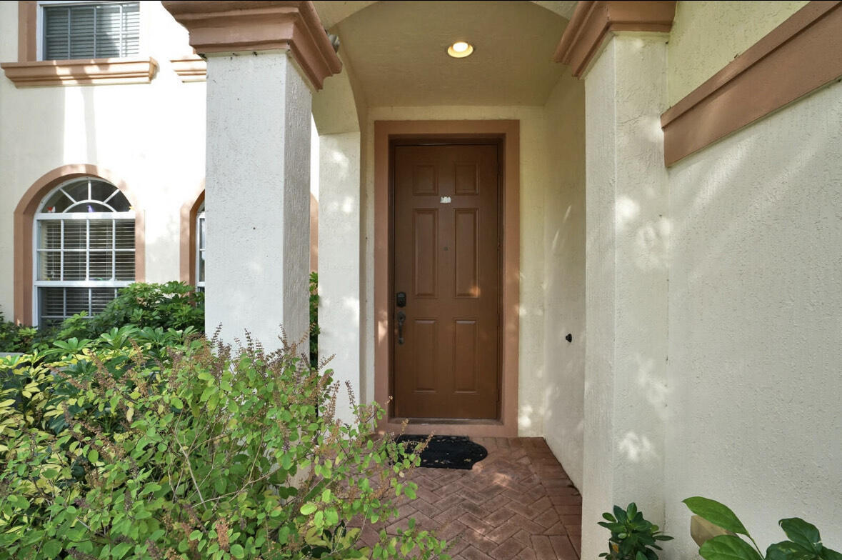 DREXEL PARK TOWNHOMES I CONDO - Residential Lease