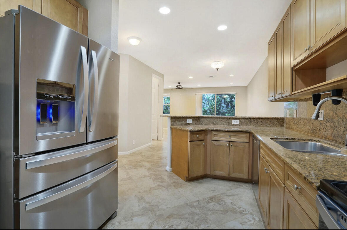 DREXEL PARK TOWNHOMES I CONDO - Residential Lease