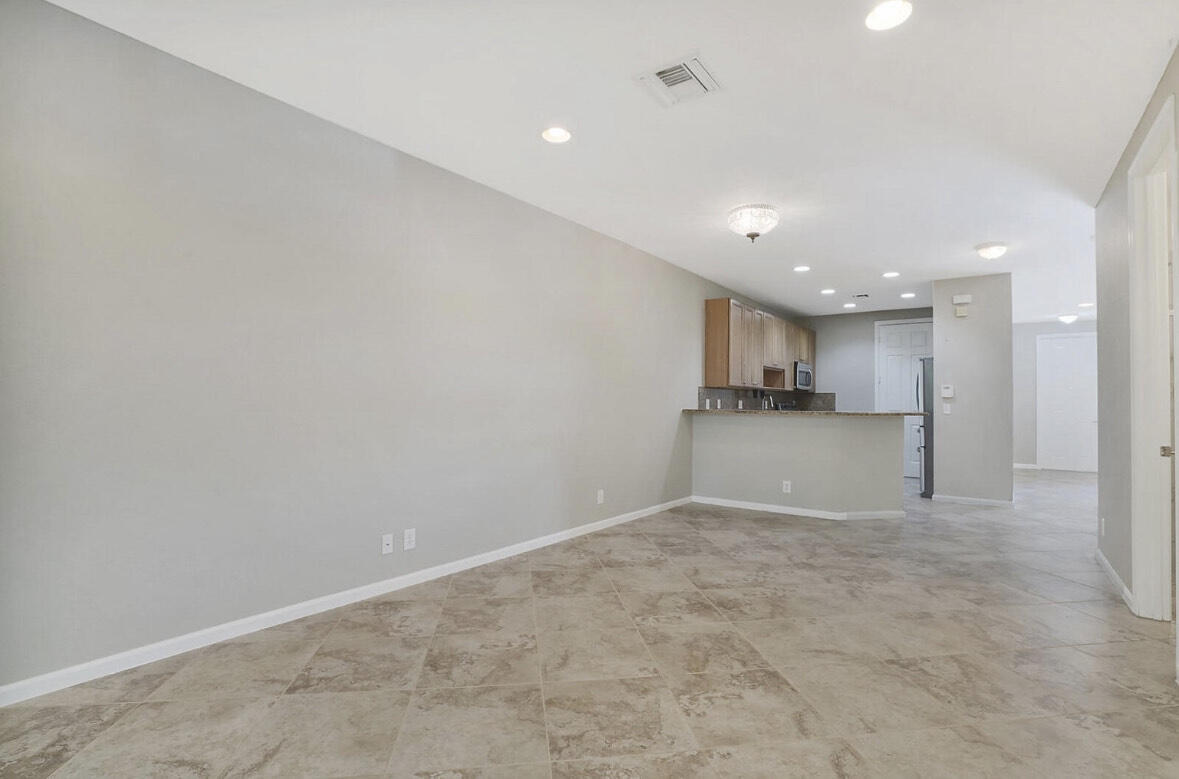 DREXEL PARK TOWNHOMES I CONDO - Residential Lease