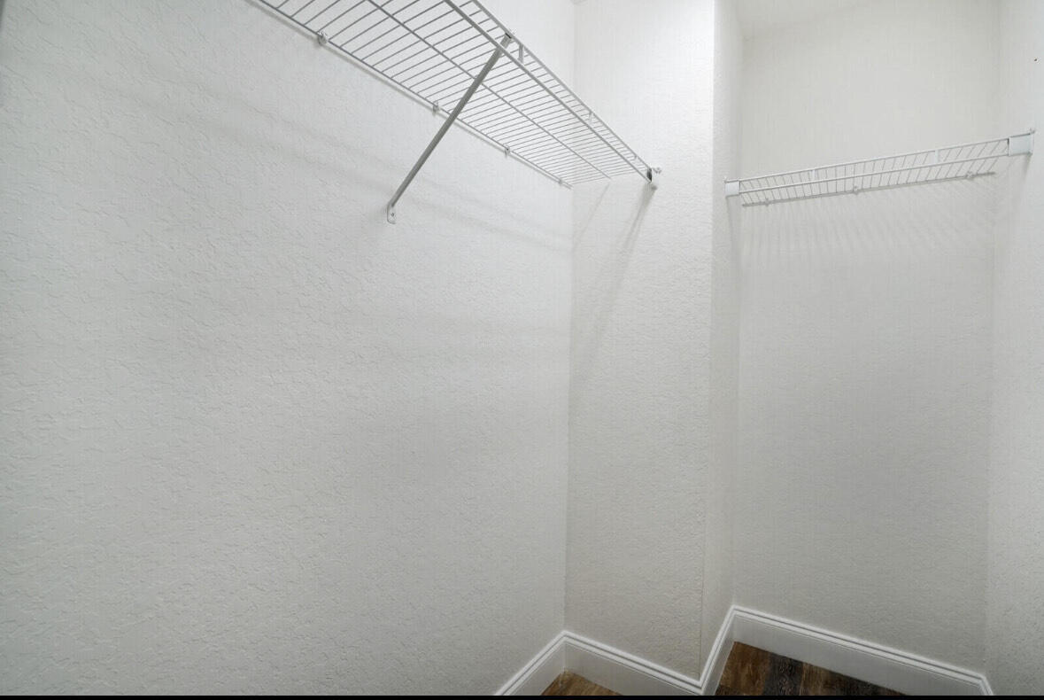 DREXEL PARK TOWNHOMES I CONDO - Residential Lease