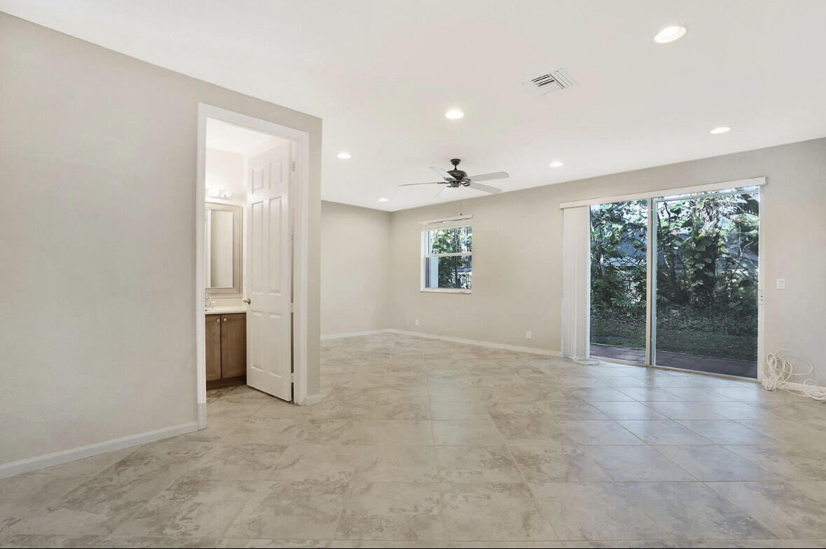 DREXEL PARK TOWNHOMES I CONDO - Residential Lease