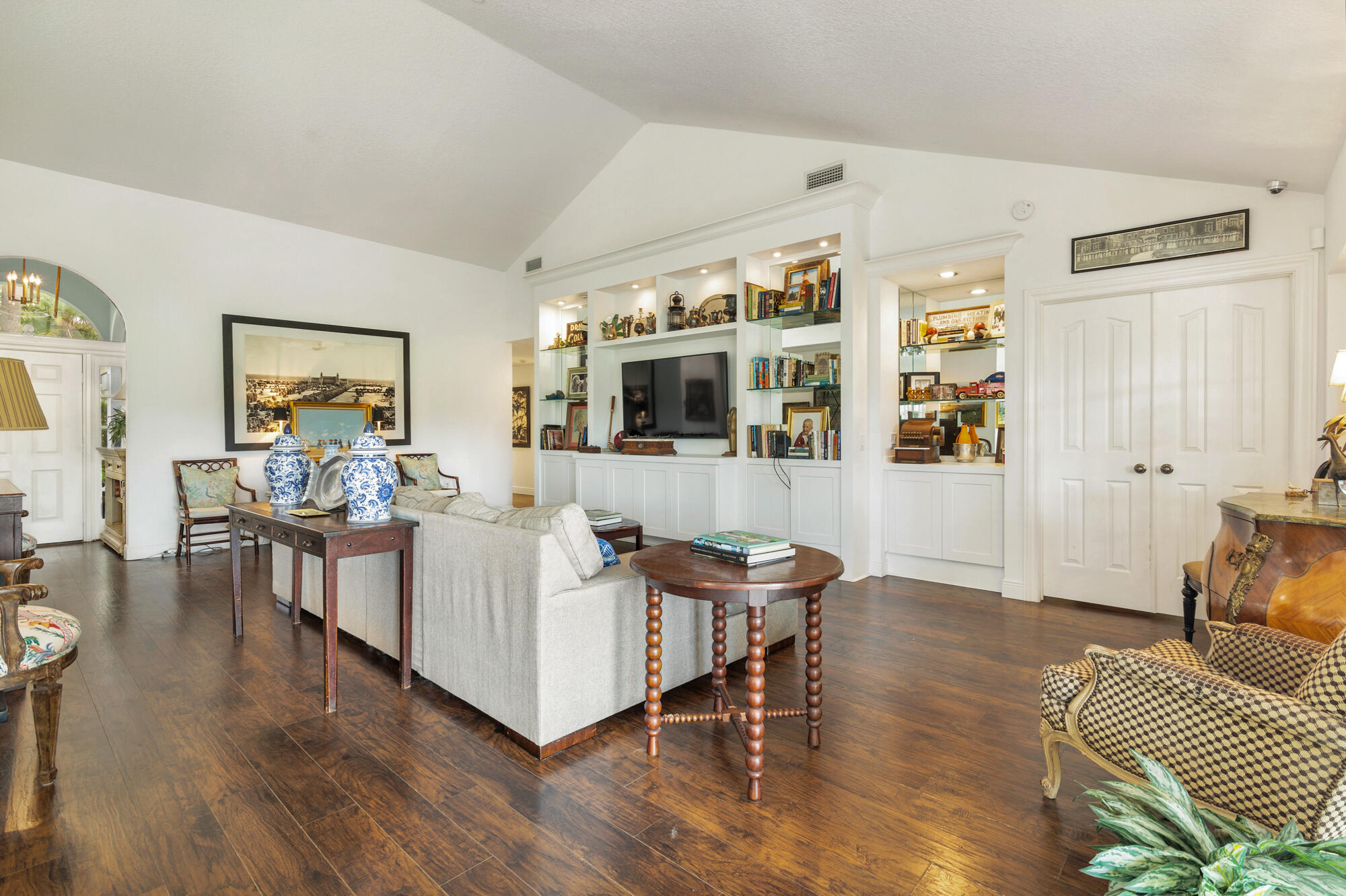 SARATOGA BAY - Residential