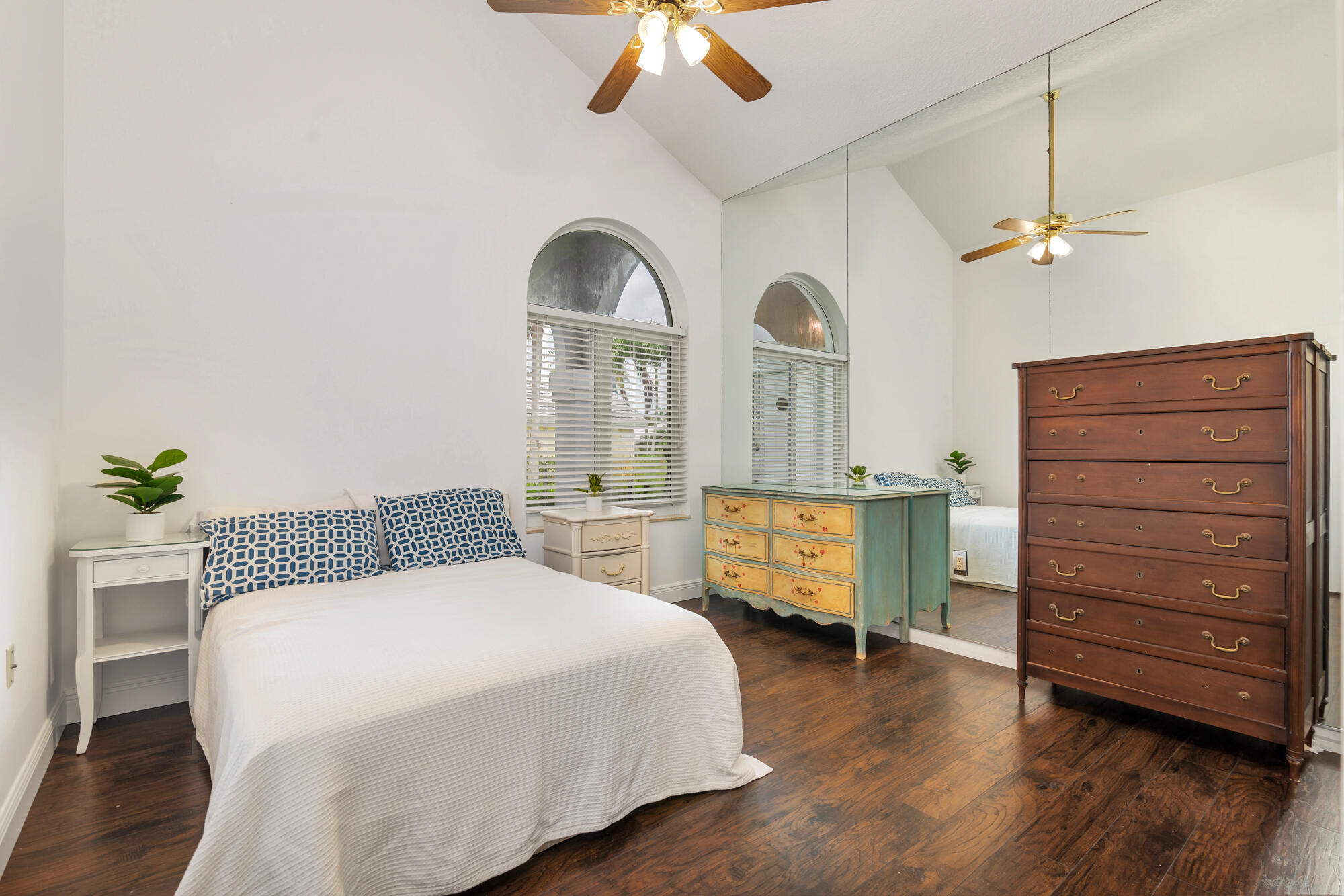 SARATOGA BAY - Residential