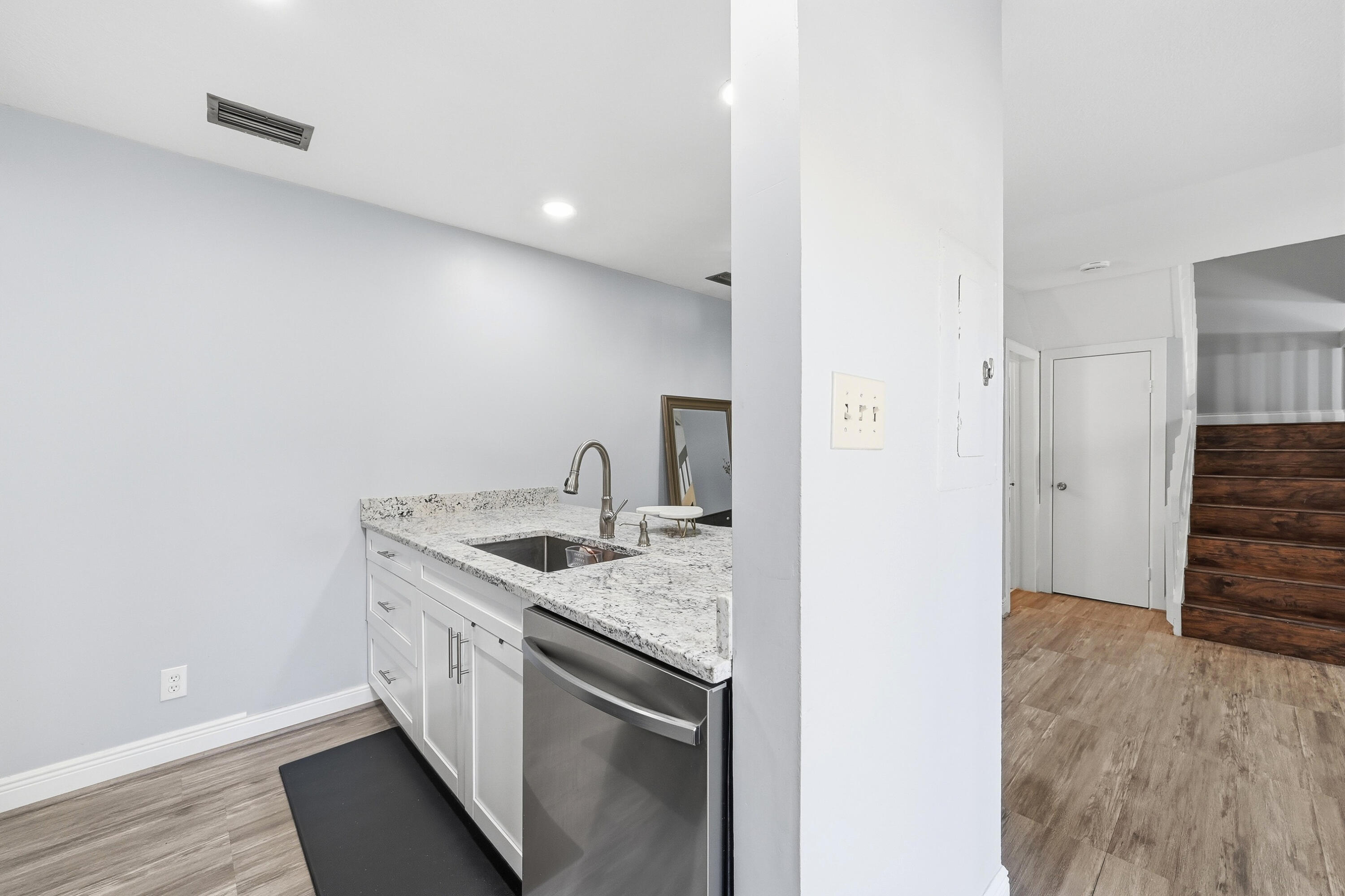 KARANDA VILLAGE V-A CONDO - Residential