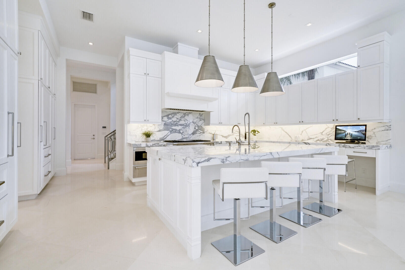 ROYAL PALM YACHT & COUNTRY CLUB - Residential