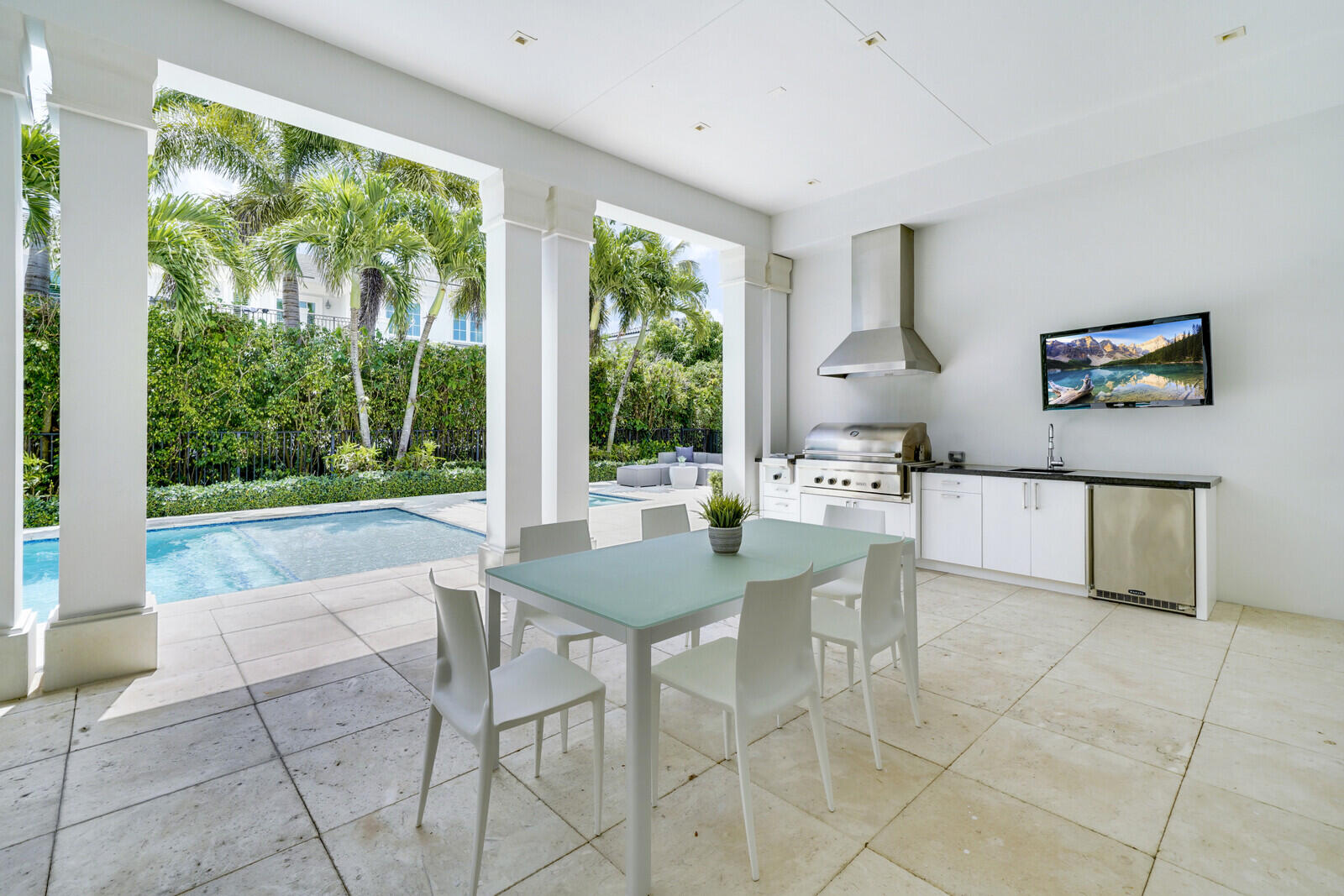ROYAL PALM YACHT & COUNTRY CLUB - Residential