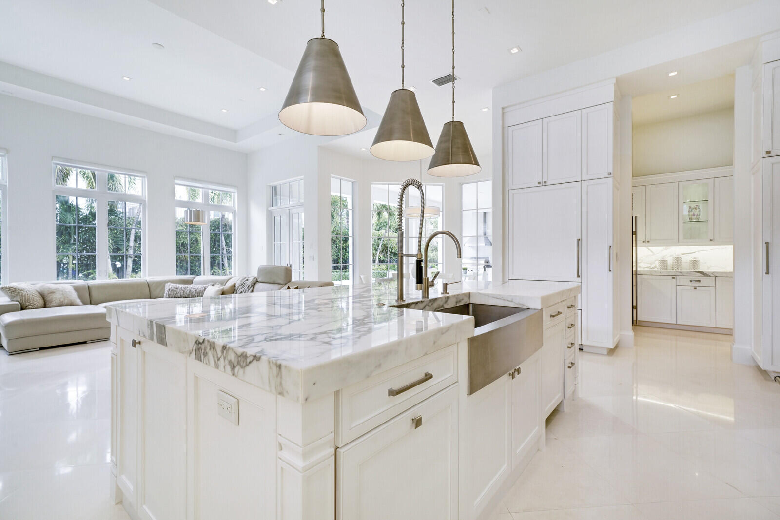 ROYAL PALM YACHT & COUNTRY CLUB - Residential