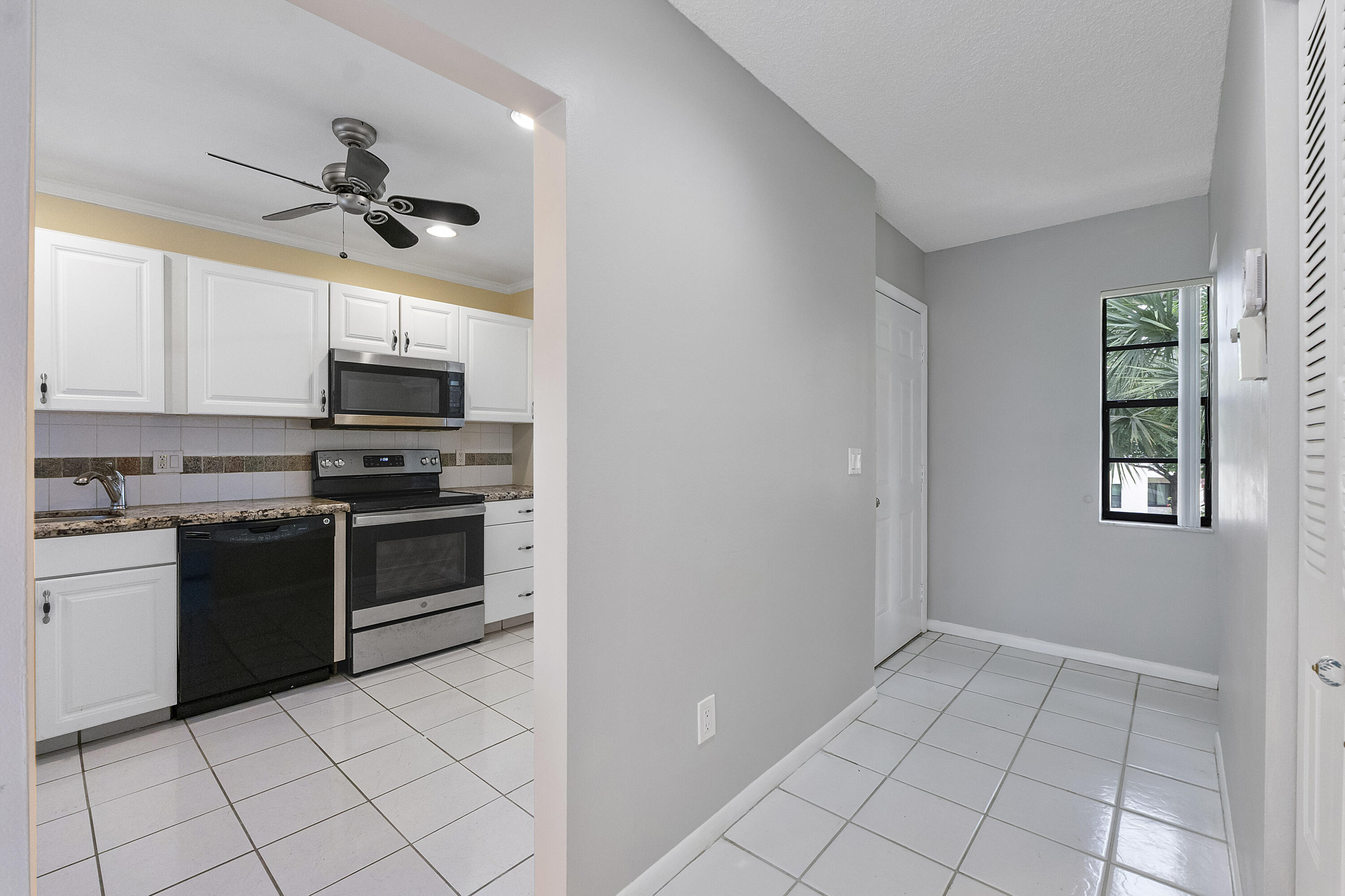 GLADES OF BOCA LAGO CONDO - Residential
