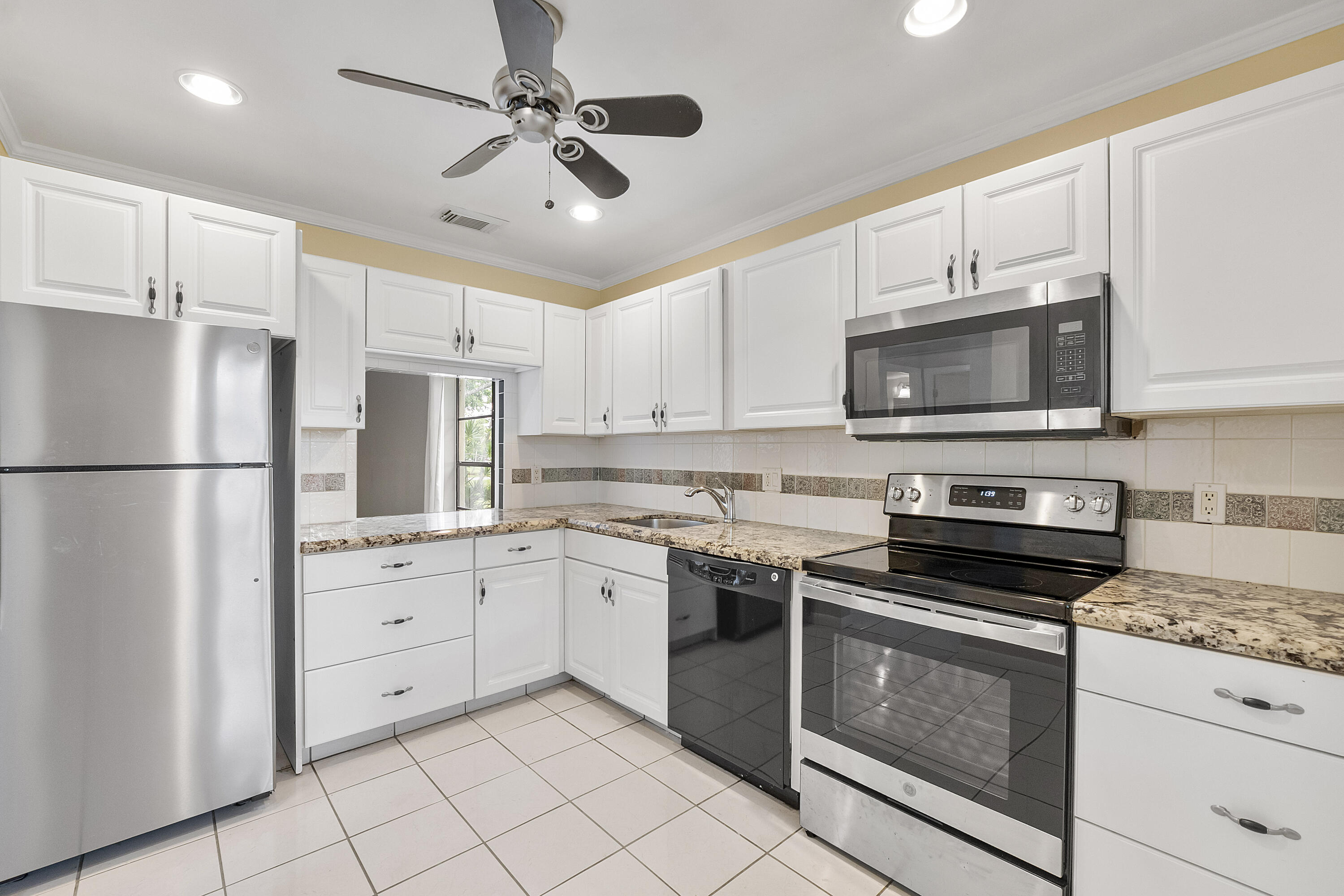 GLADES OF BOCA LAGO CONDO - Residential