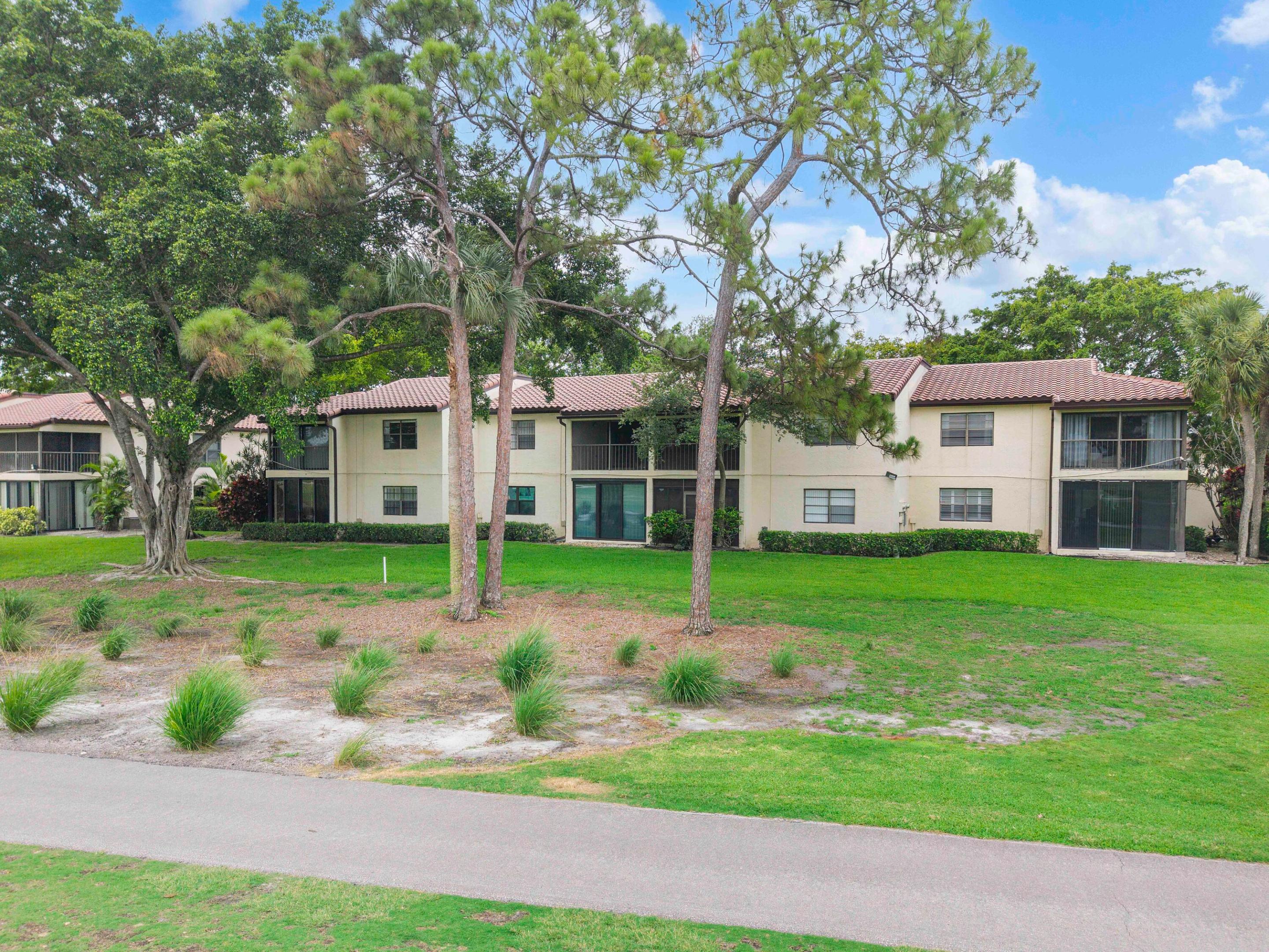 GLADES OF BOCA LAGO CONDO - Residential
