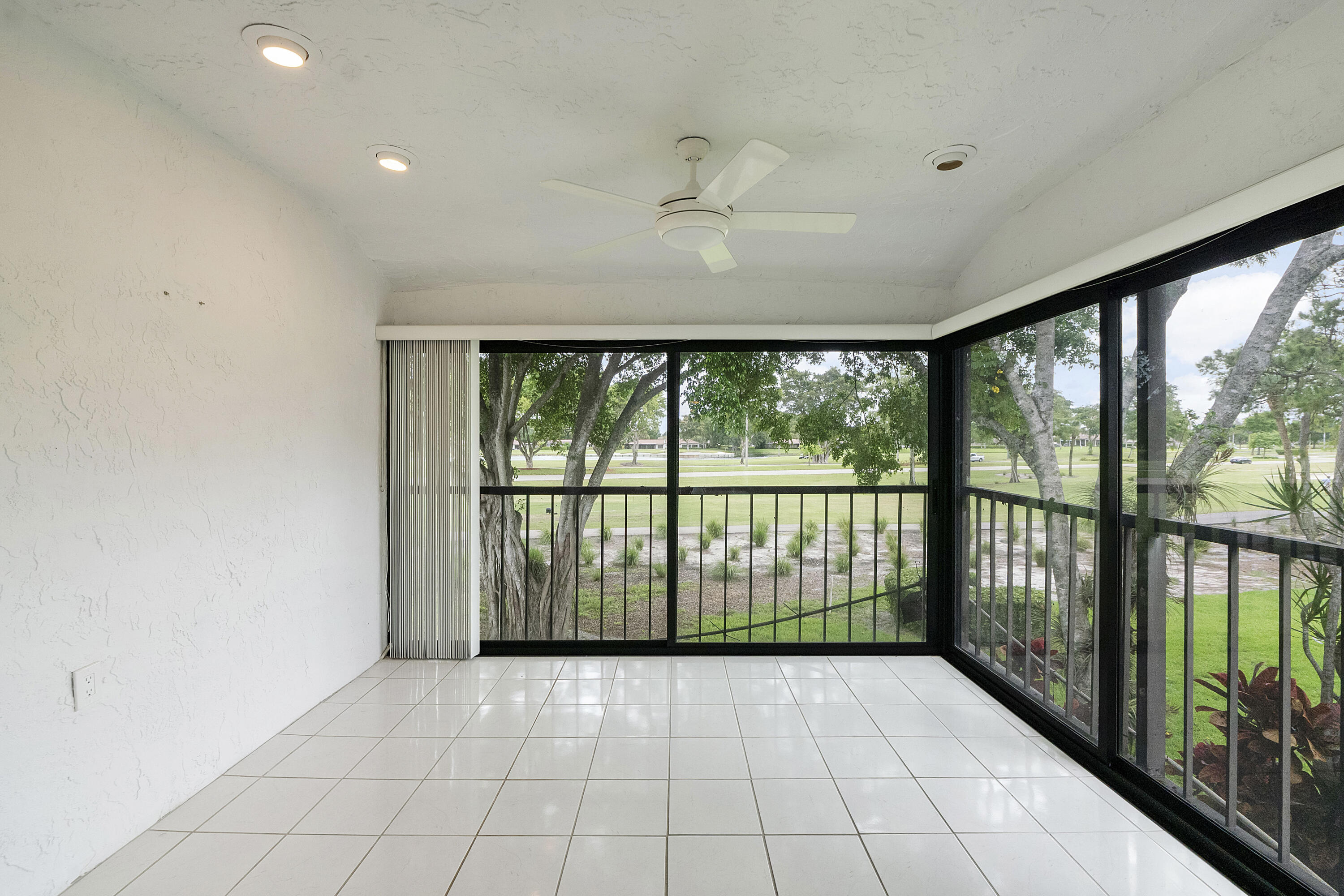 GLADES OF BOCA LAGO CONDO - Residential