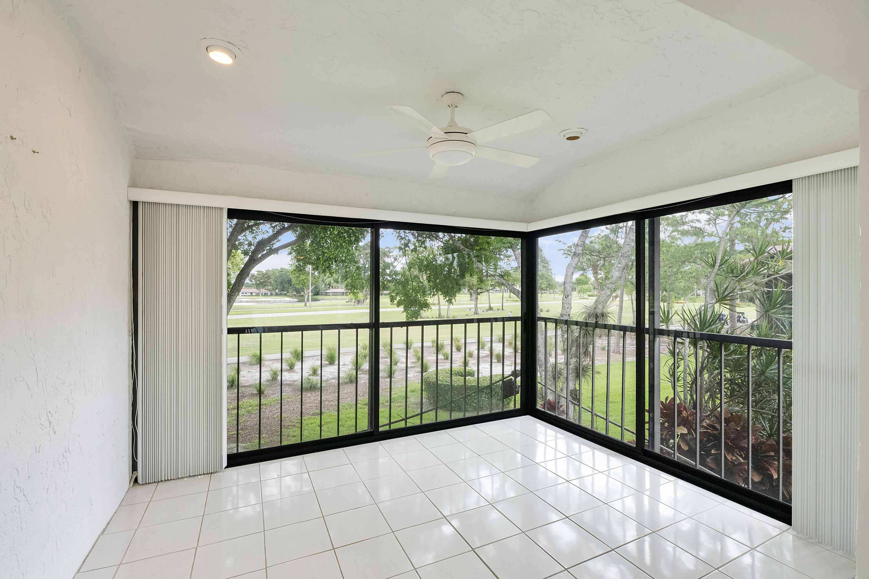 GLADES OF BOCA LAGO CONDO - Residential