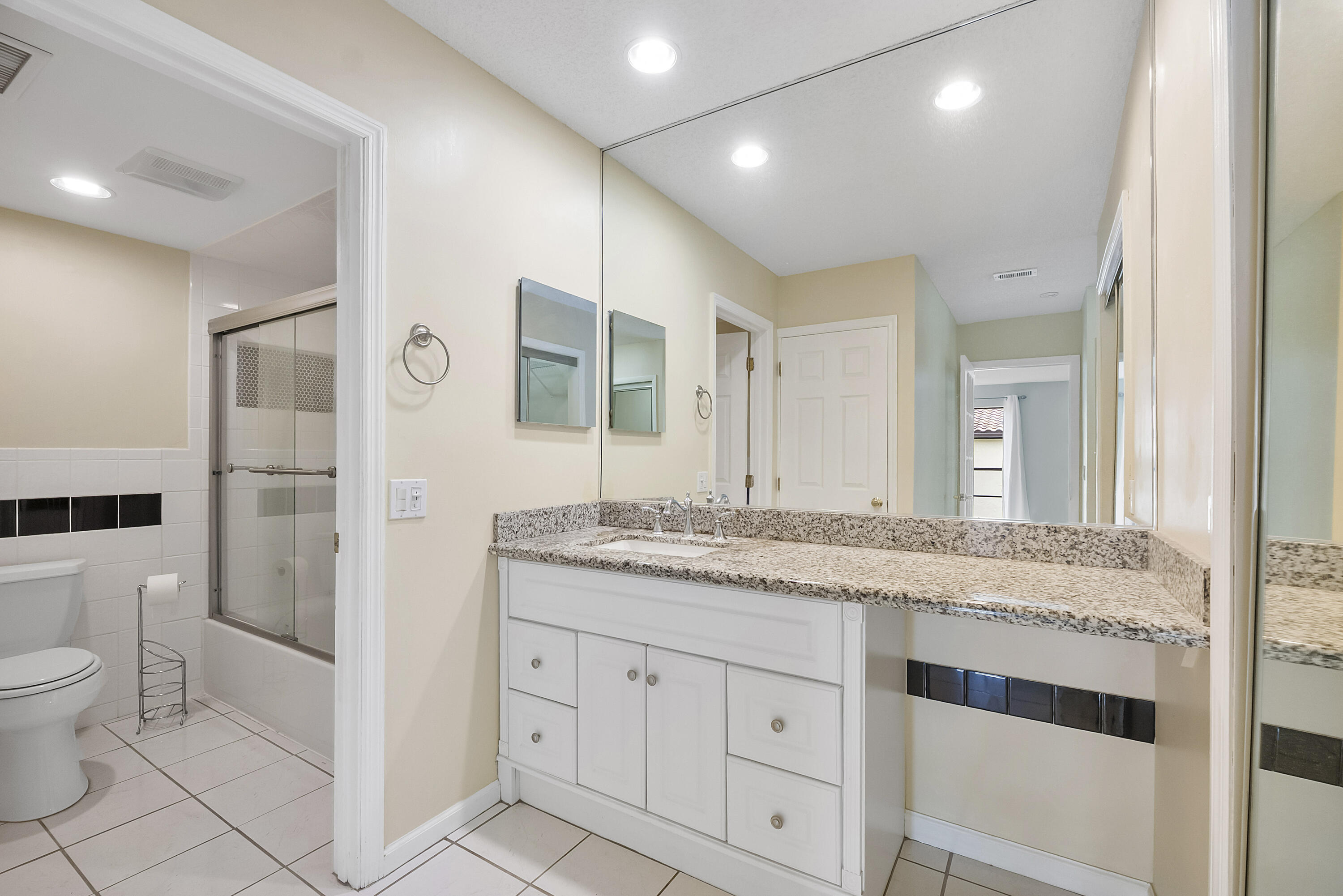 GLADES OF BOCA LAGO CONDO - Residential