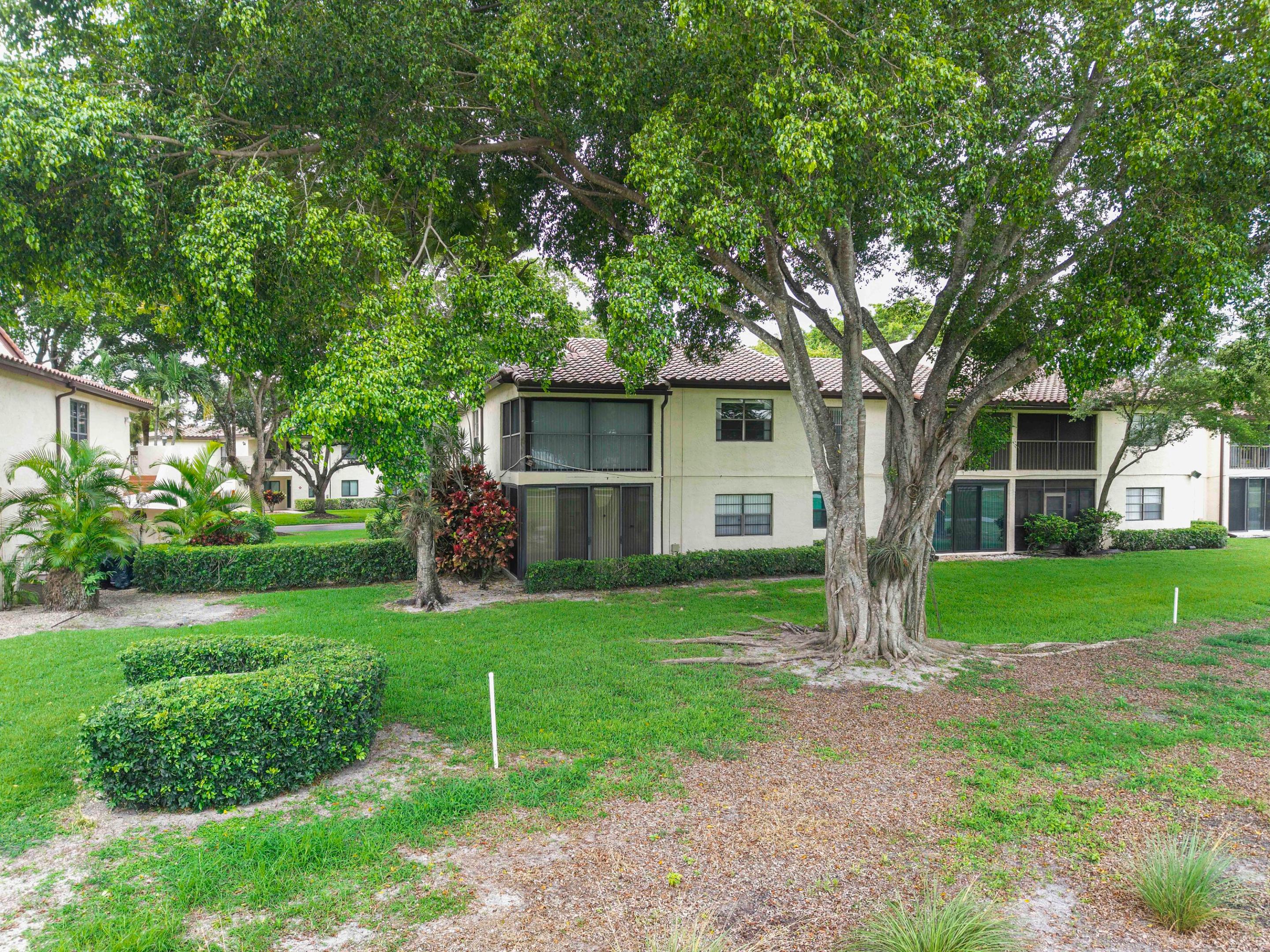 GLADES OF BOCA LAGO CONDO - Residential