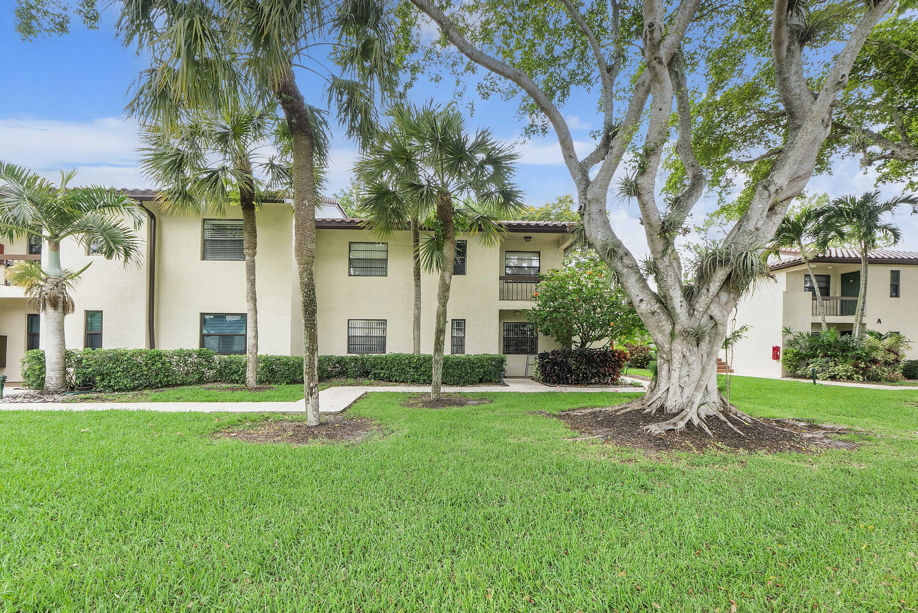 GLADES OF BOCA LAGO CONDO - Residential