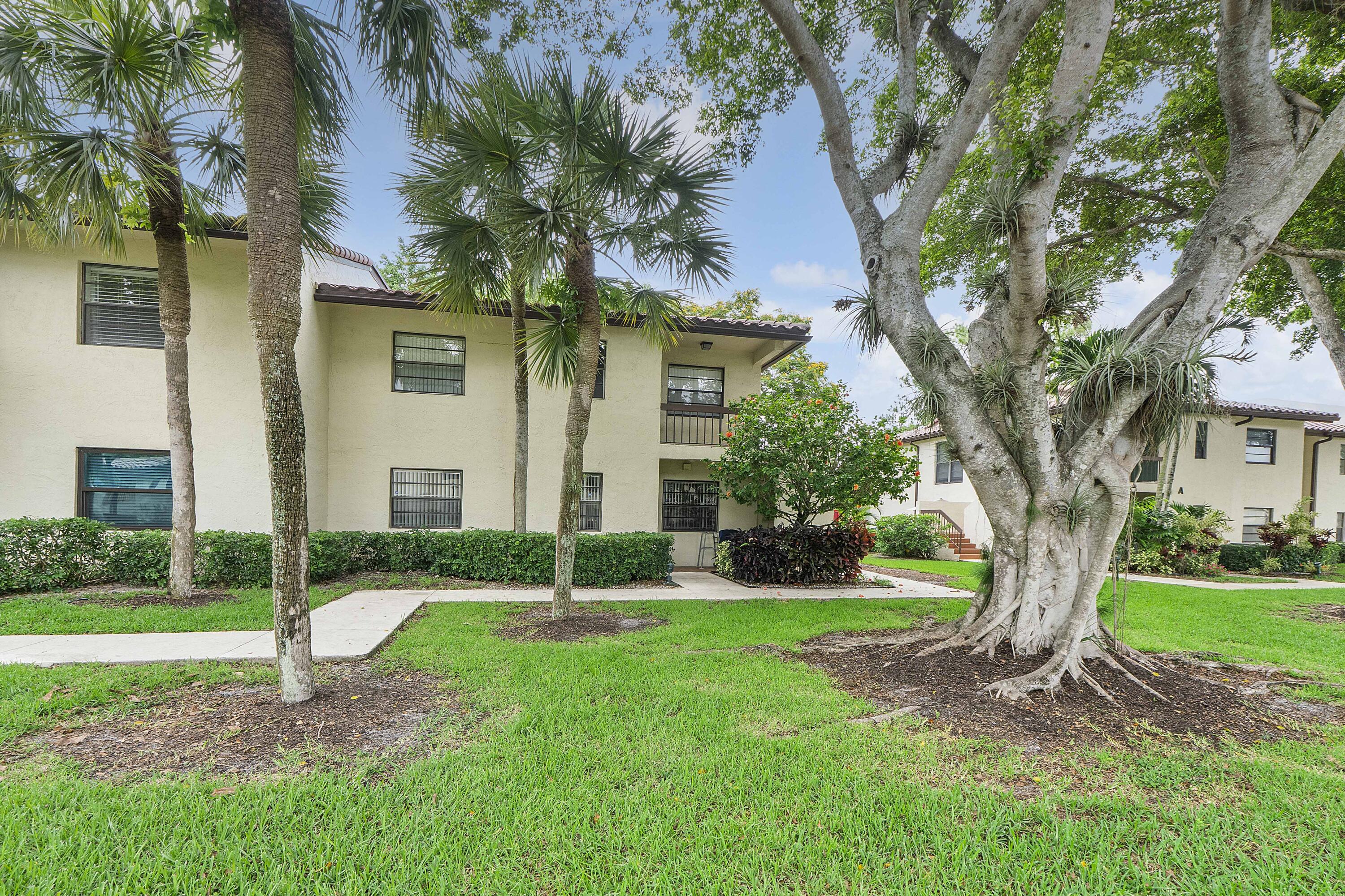 GLADES OF BOCA LAGO CONDO - Residential