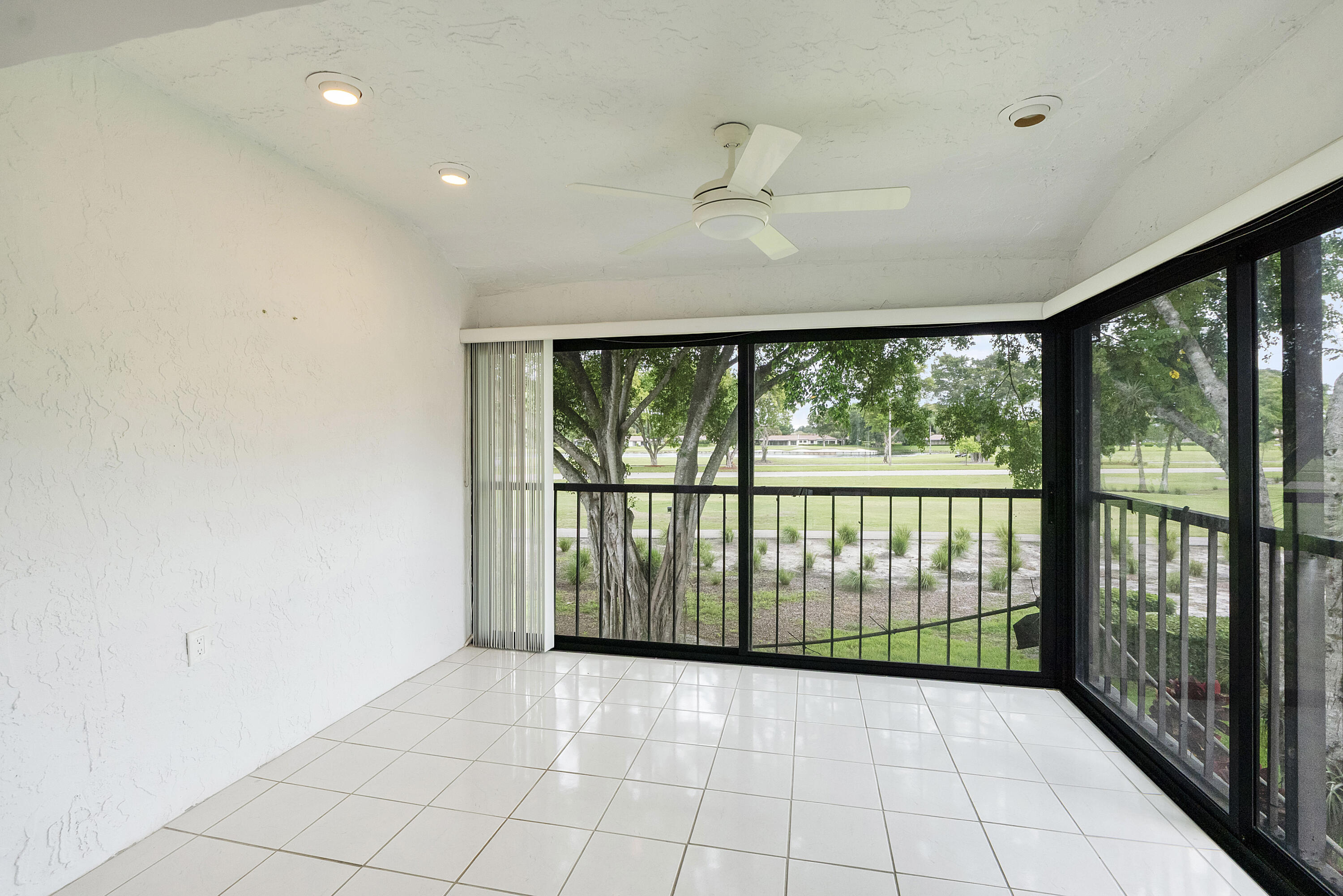 GLADES OF BOCA LAGO CONDO - Residential