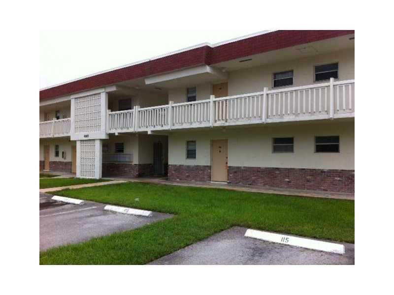 Freshly painted 1/1 condo apt, nice closet space, tile floors, & impact windows.  Convenient location close to I595, colleges, schools, shopping and restaurants.  Short drive to airport and downtown. Quiet location, laundry room in building, guest parking spots.