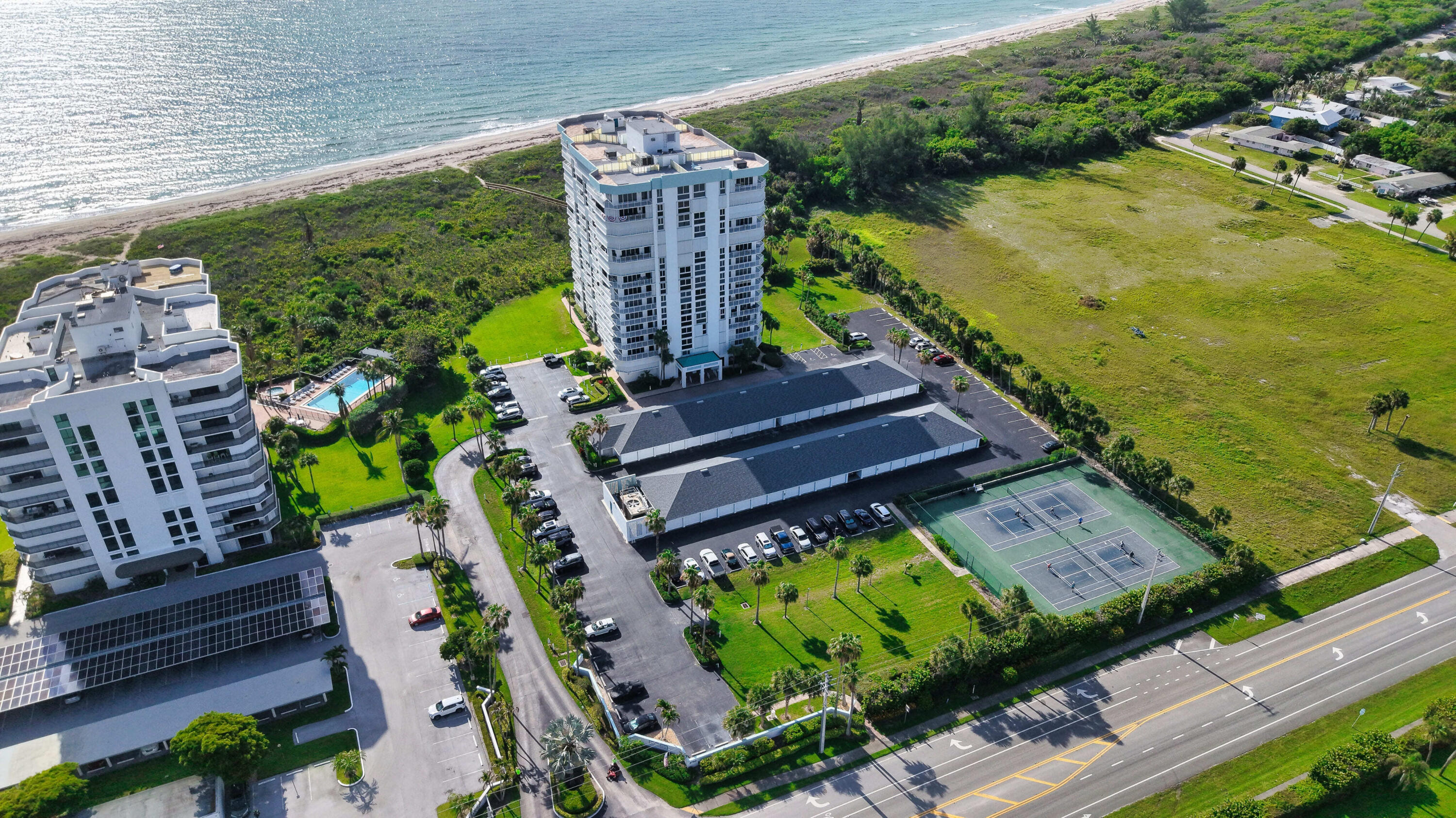 AQUANIQUE OCEAN CLUB, A CONDOMINIUM - Residential