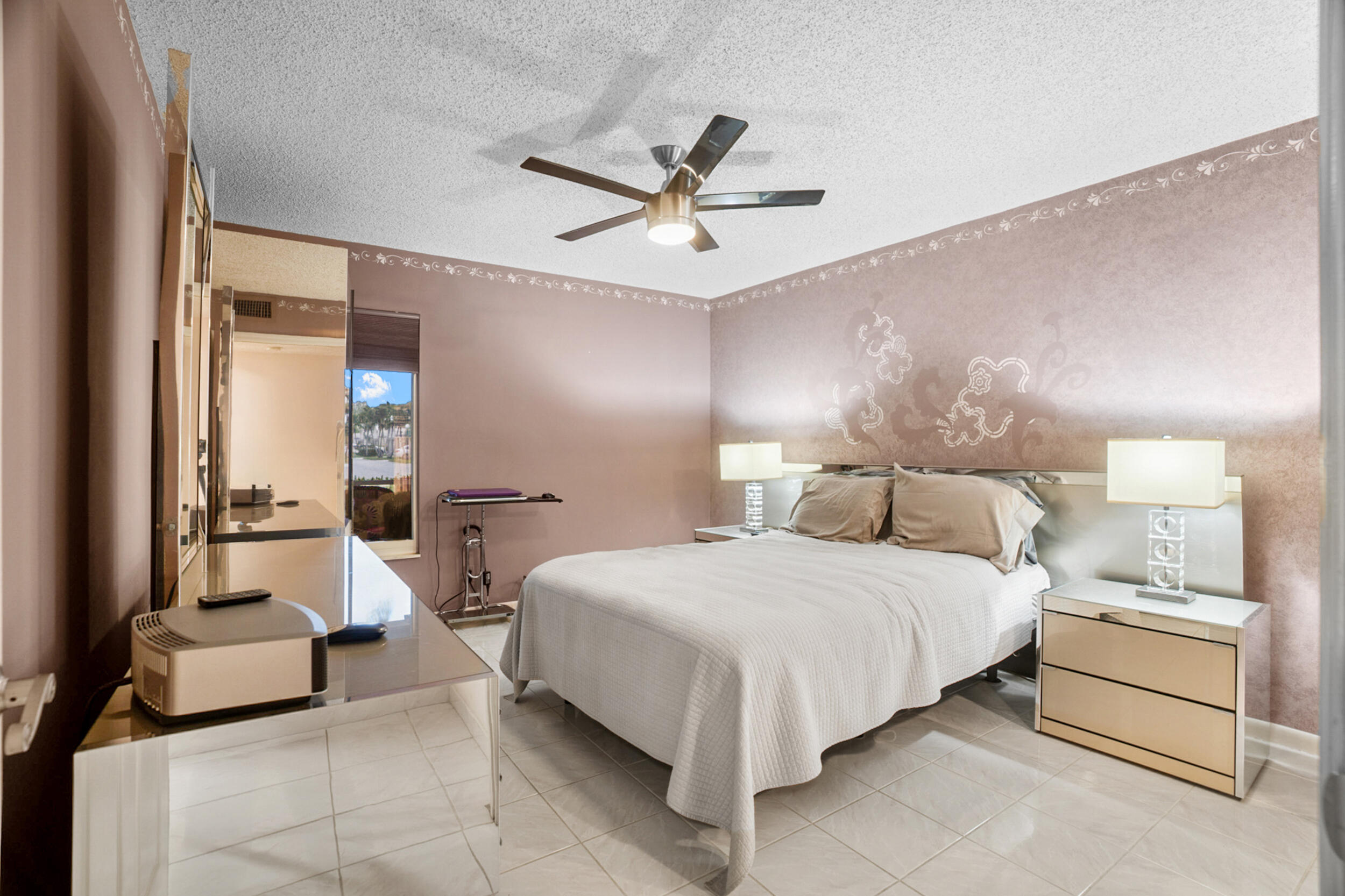 TOWN VILLAS - Residential