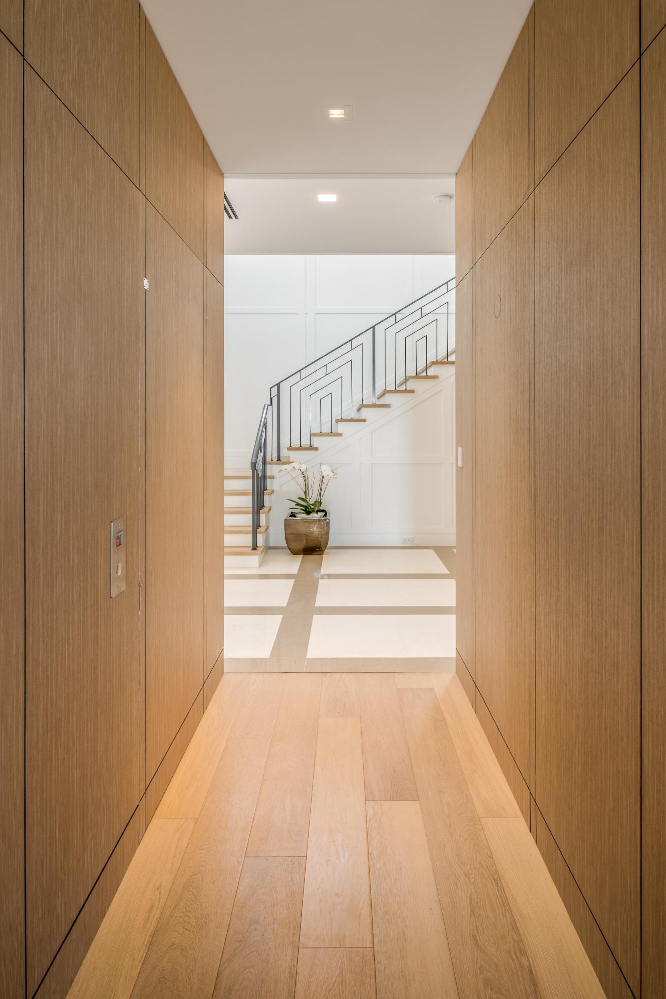 M M W BEACHHOUSE LOT PL - Residential
