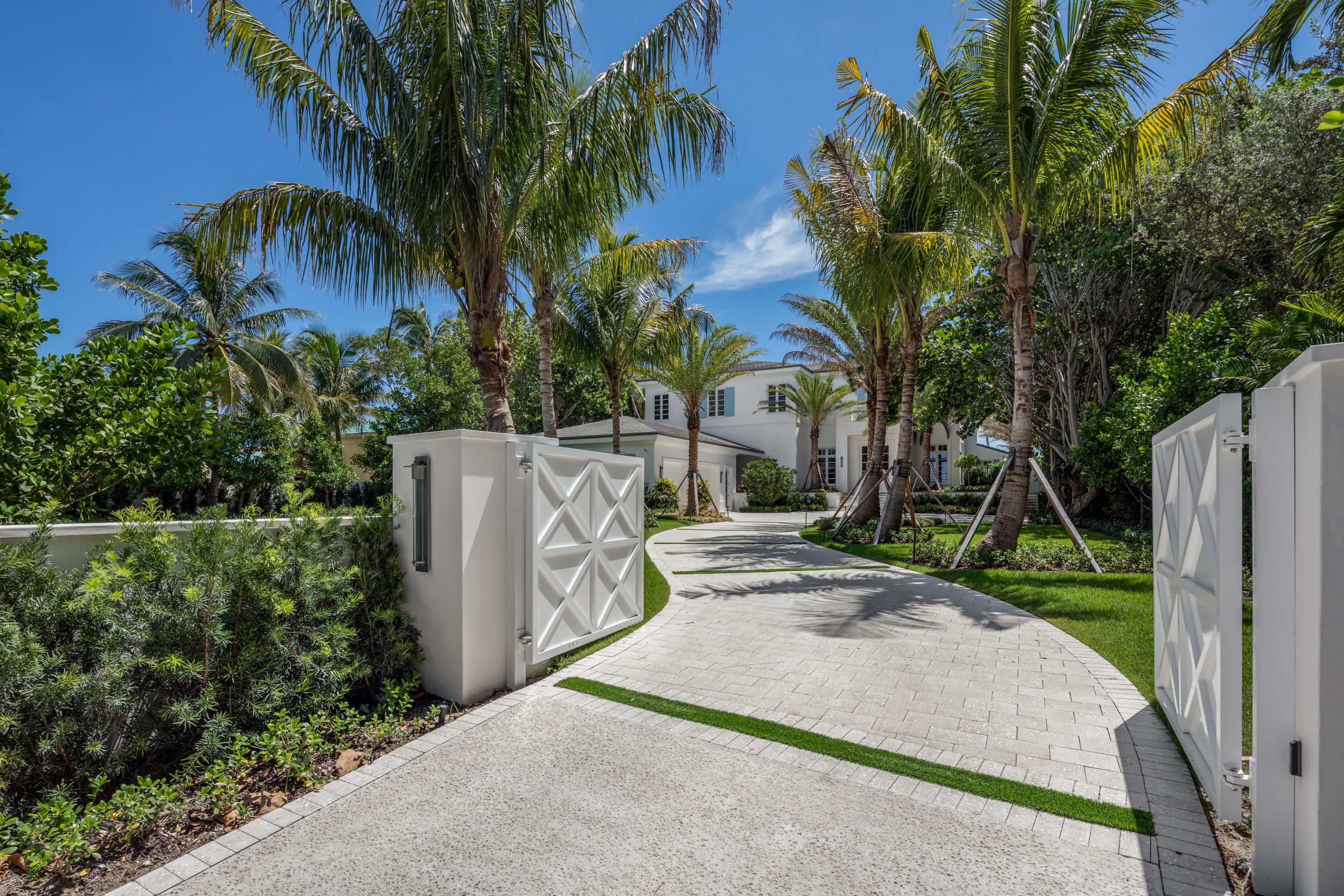 M M W BEACHHOUSE LOT PL - Residential