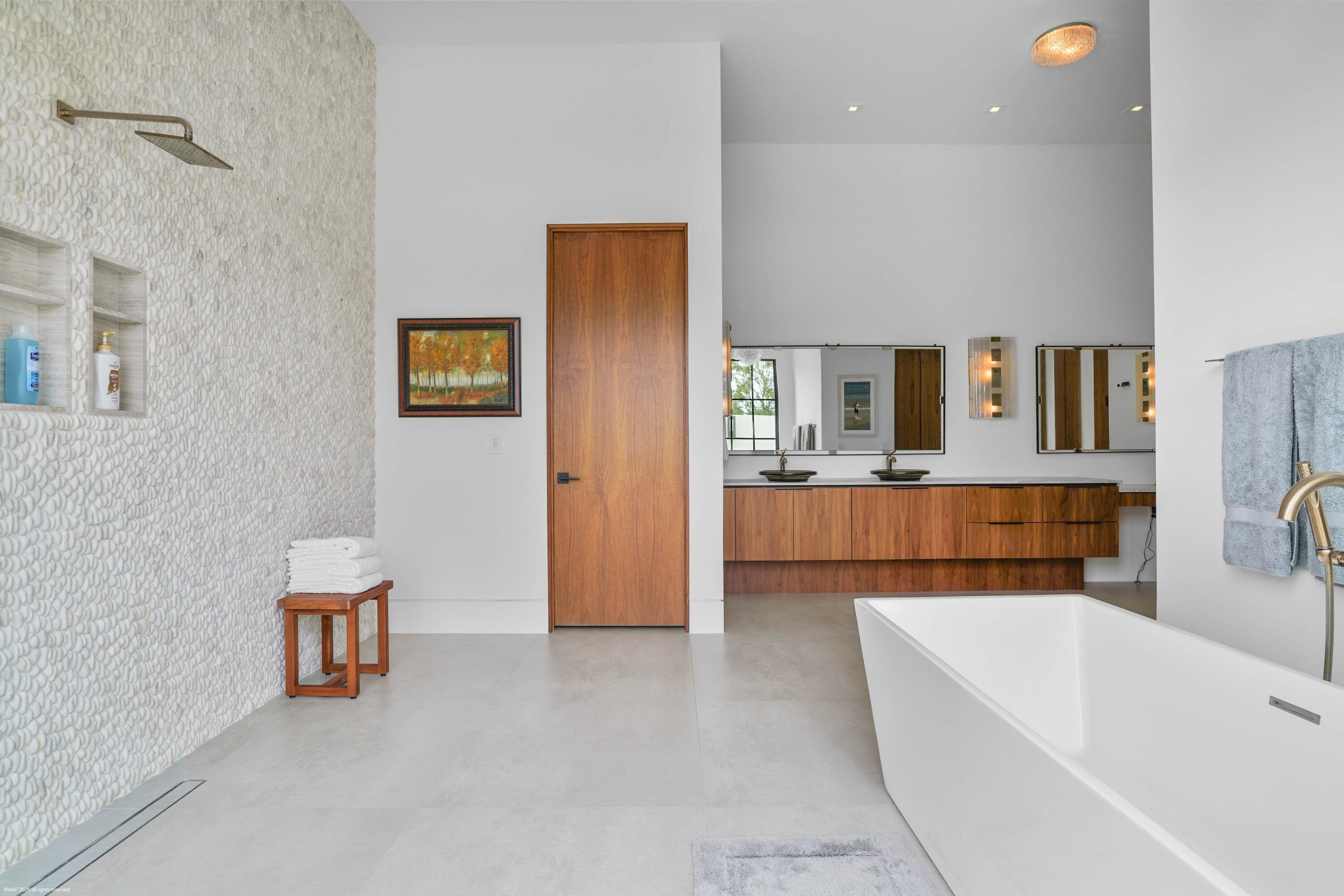 PALM BEACH POINT - Residential