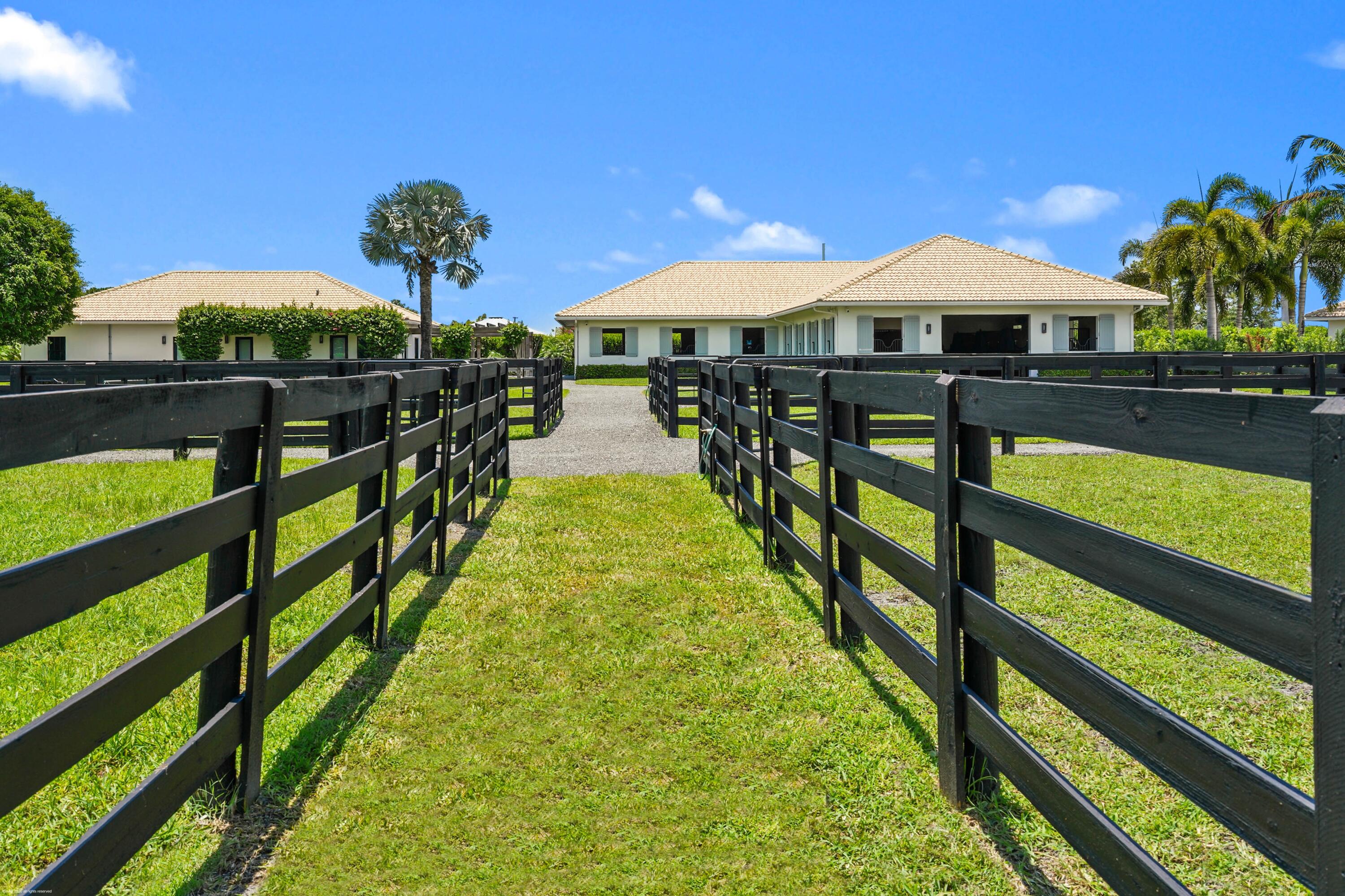 PALM BEACH POINT - Residential