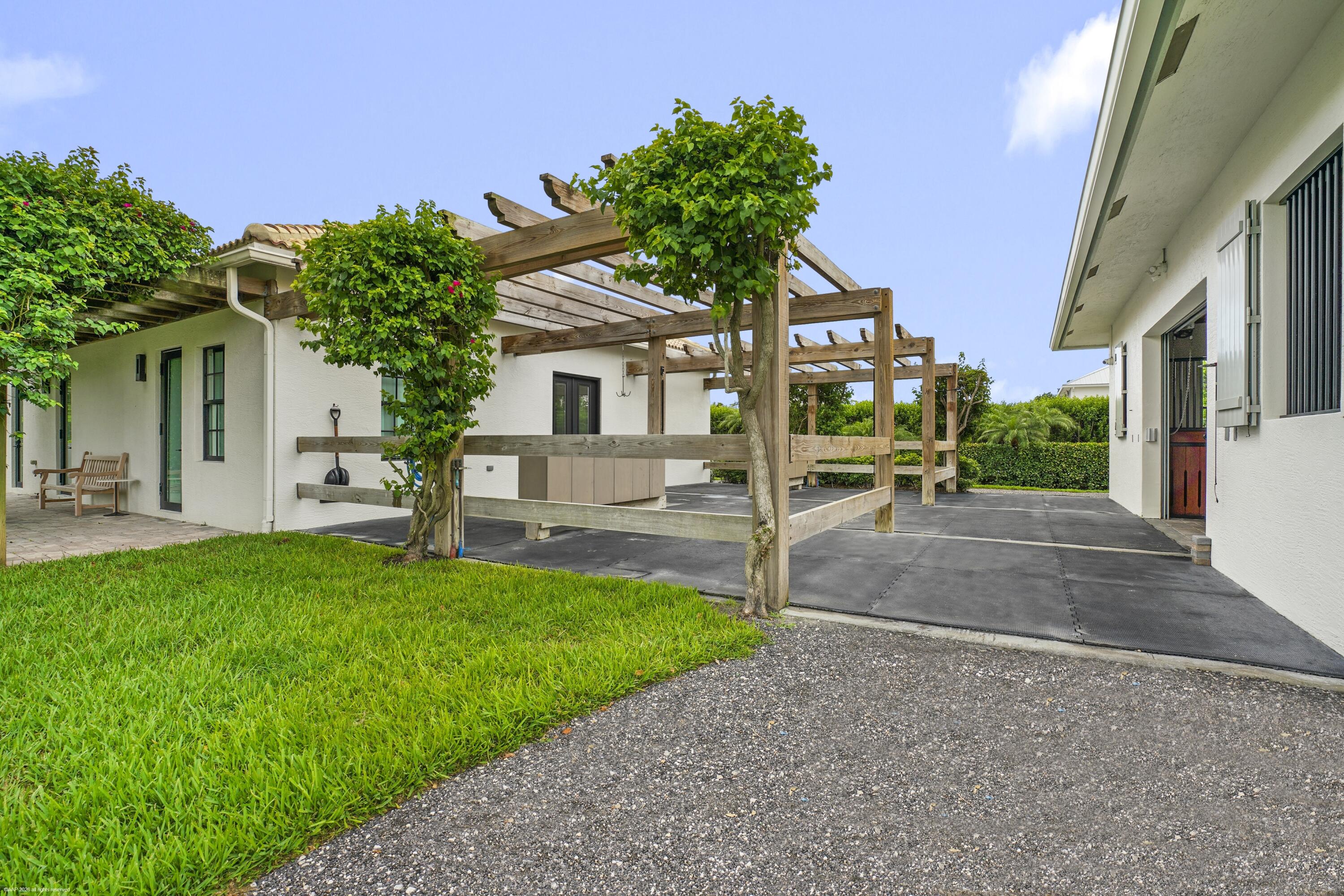 PALM BEACH POINT - Residential